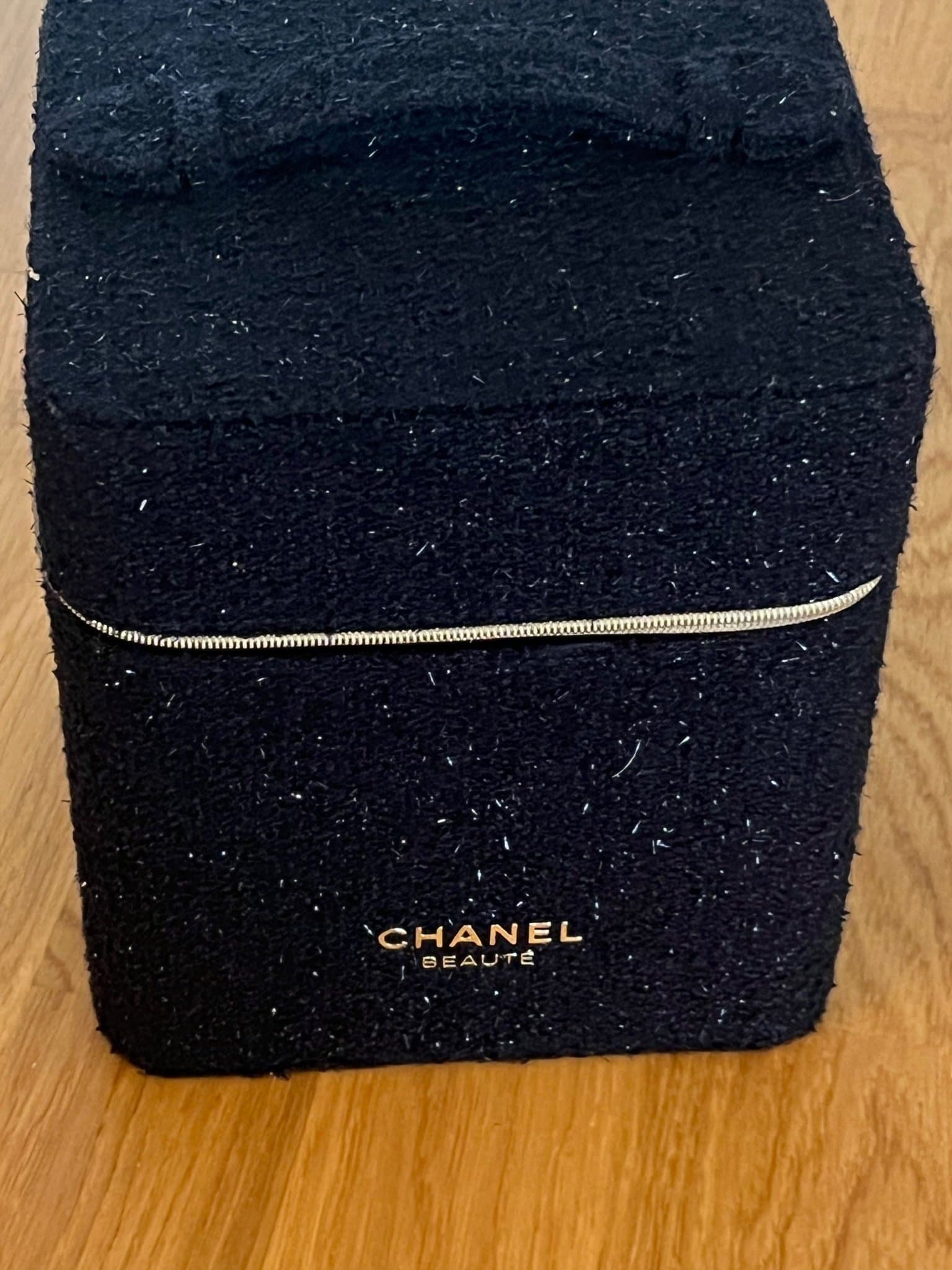 Chanel Beauté Sminkväska