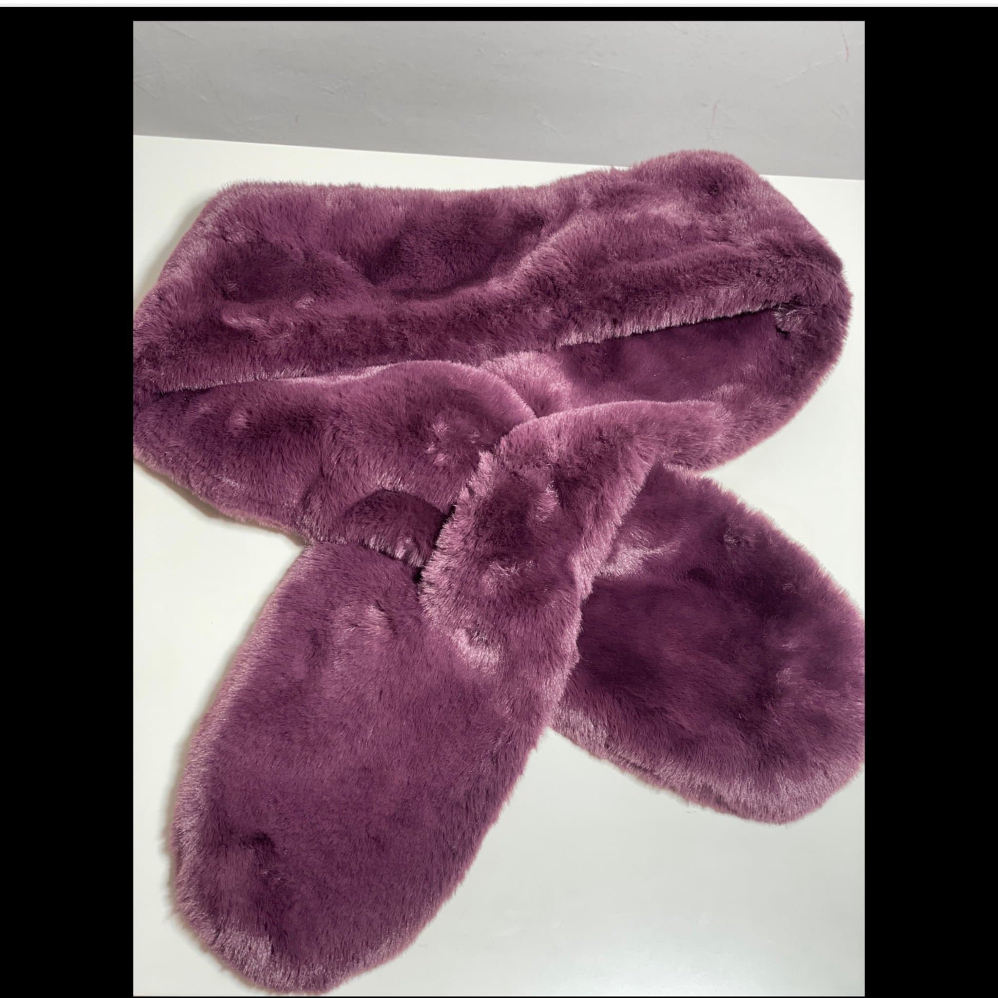 Donna Salyers Fabulous-Furs lila krage