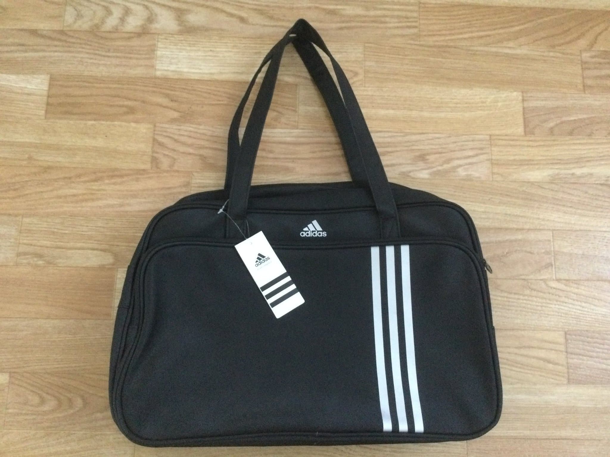 Adidas Väska, datorväska, väska för handbagage mm. Ny.
