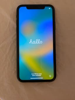 iPhone XR med nytt plånboksfodral