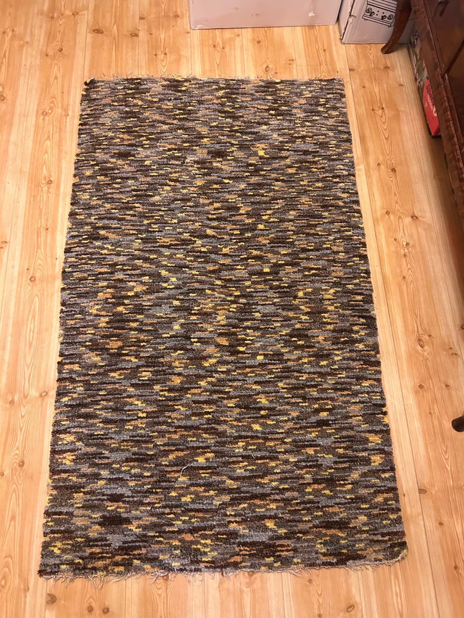 Retro Matta Mattan är dubbelvävd, så båda sidor har samma mönster.