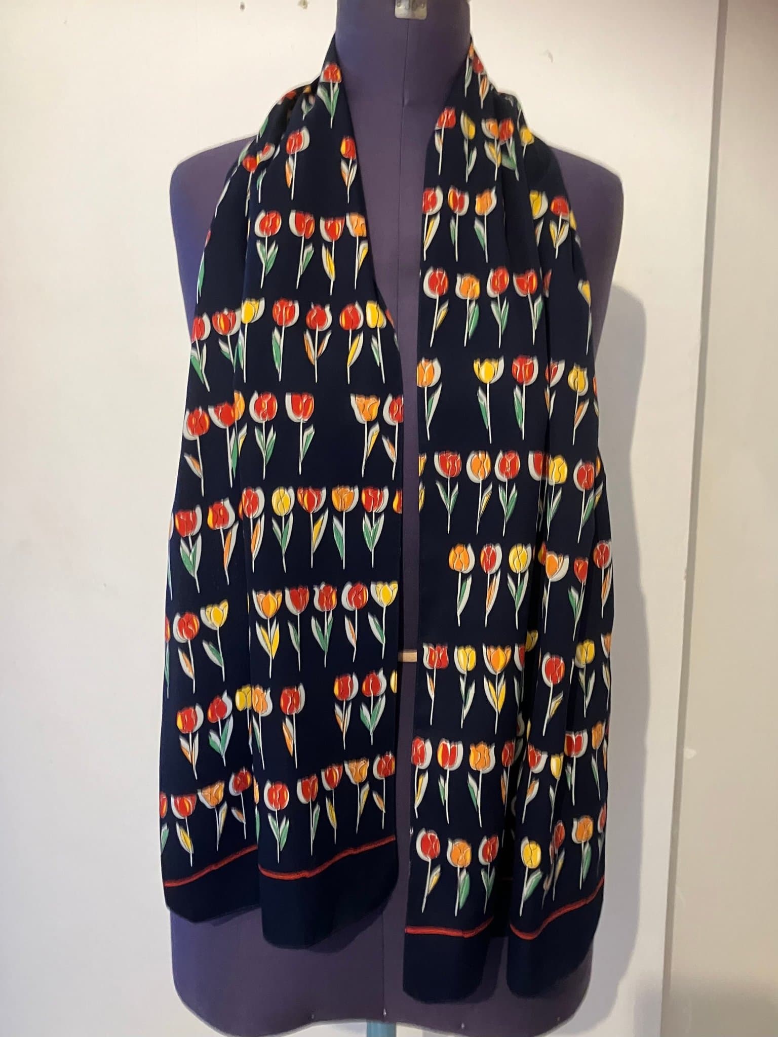 Underbar Sjal Scarf Halsduk av Siden med Tulpaner