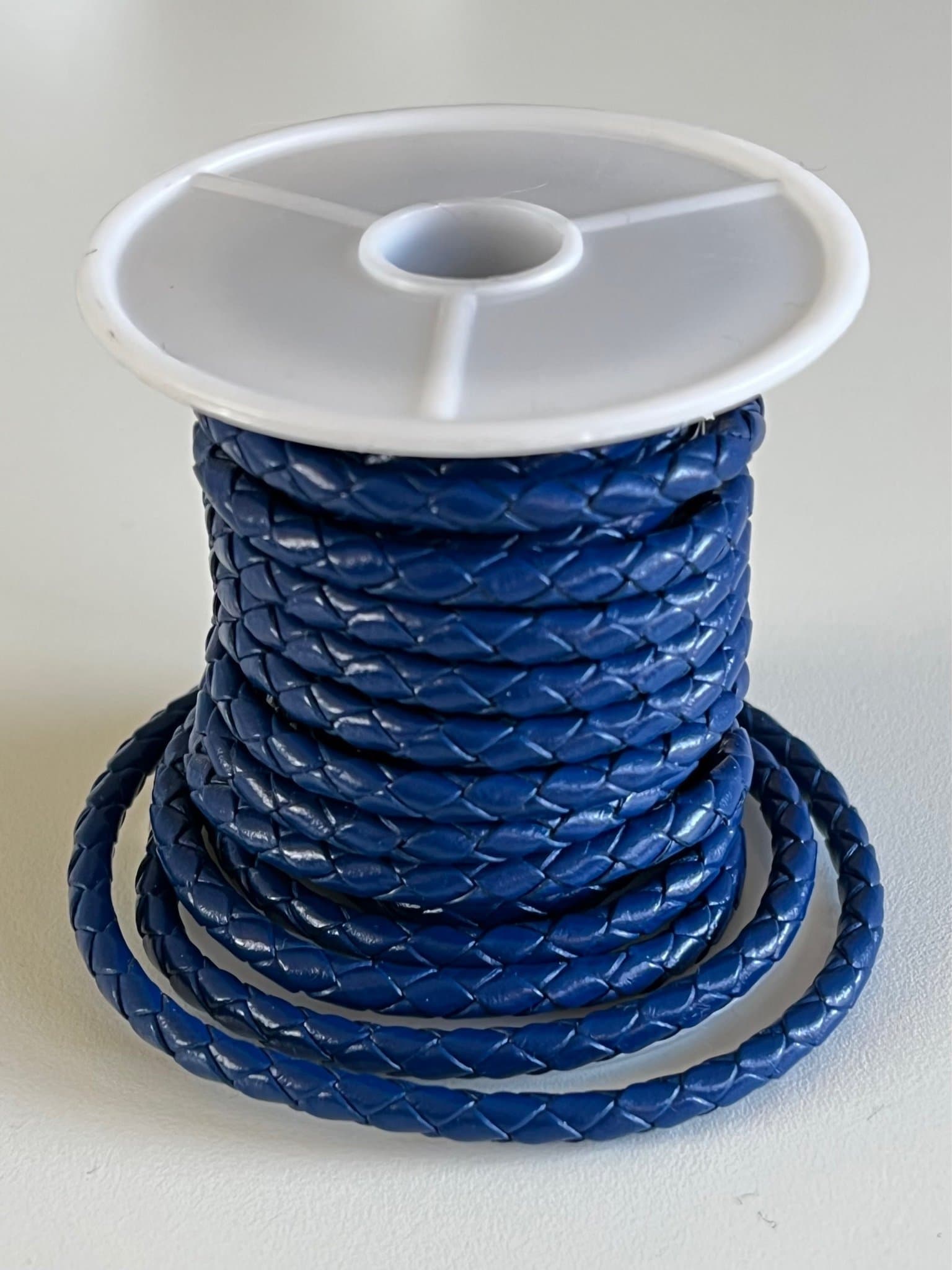 4,5 m flätat läderband 4mm