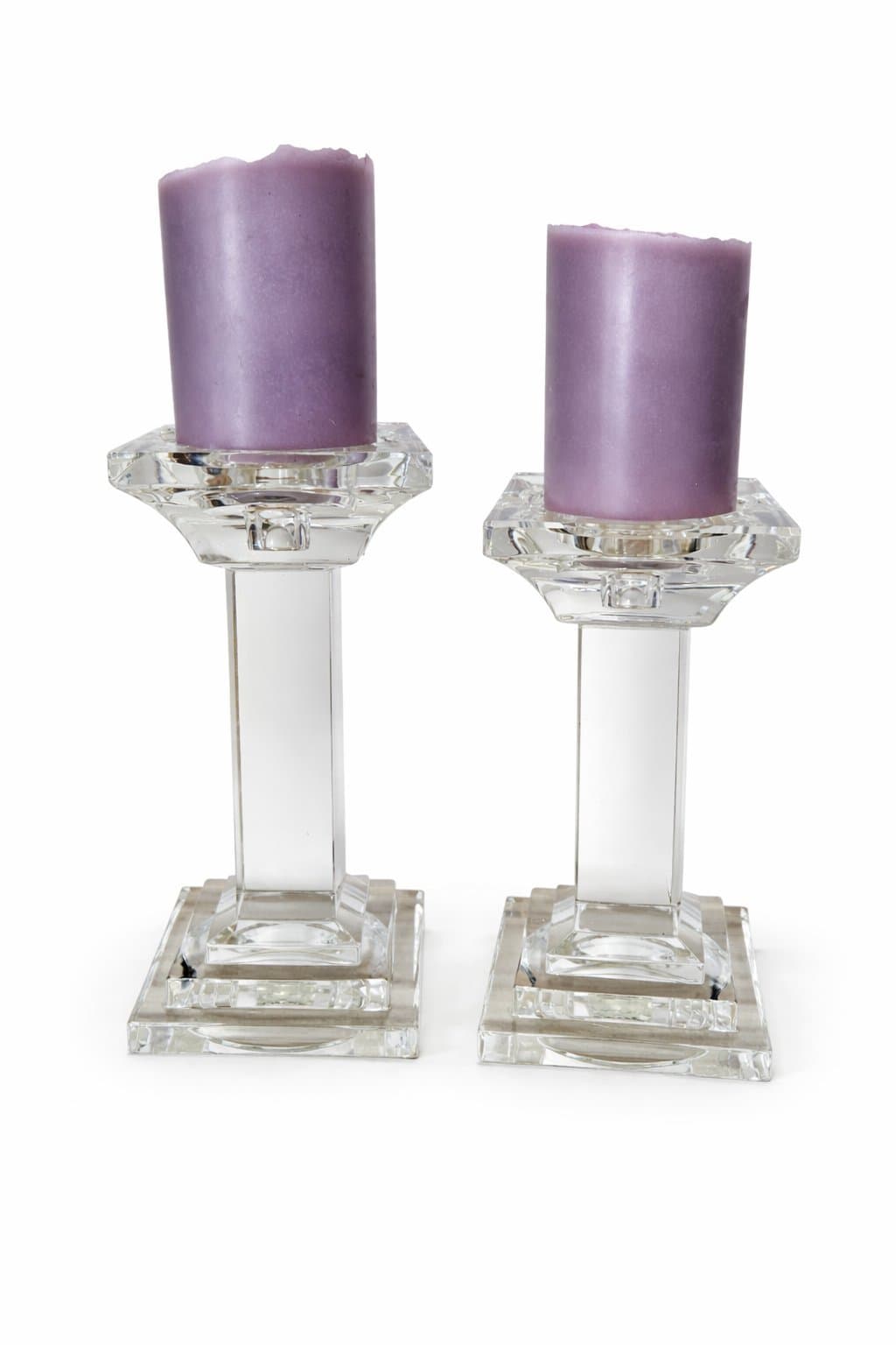 Två kristall ljusstakar med 2 lila blockljus *NYSKICK* Vackert par ljusstakar!