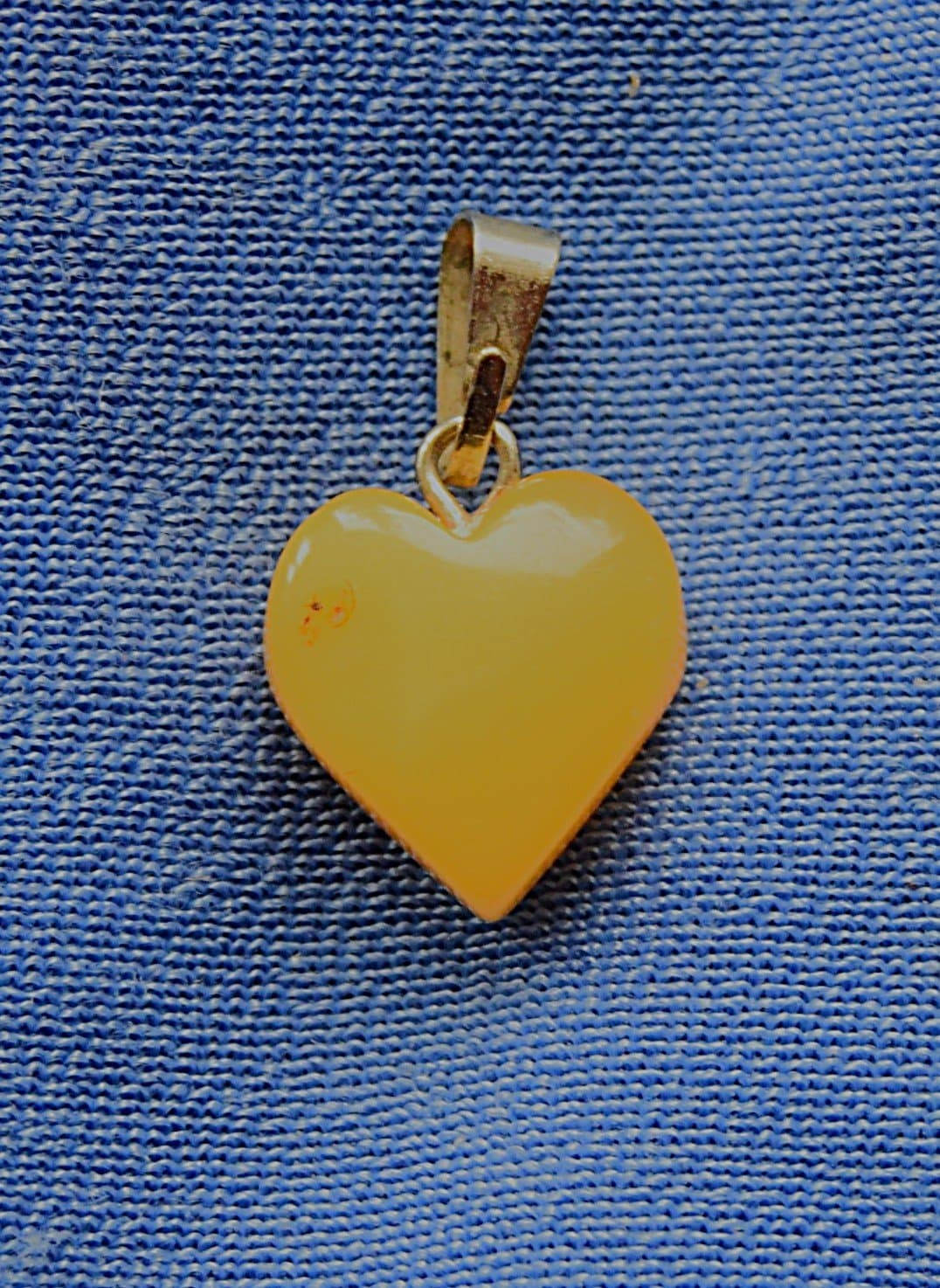 HJÄRTA I BÄRNSTEN som smyckeshänge GENUINE AMBER HEART Nr4