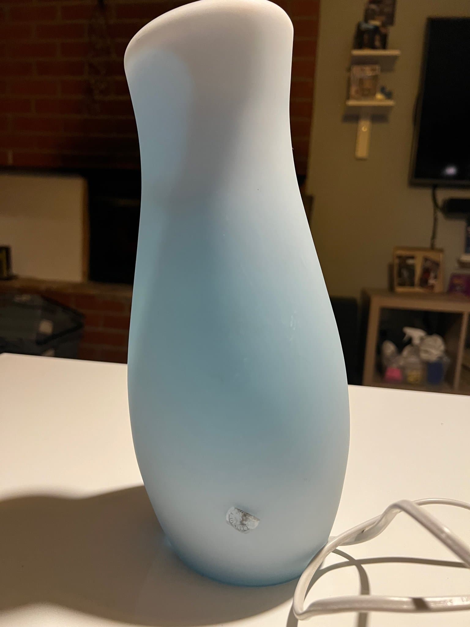 IKEA MYNOLIT Bordslampa i frostat glas, blå/vit