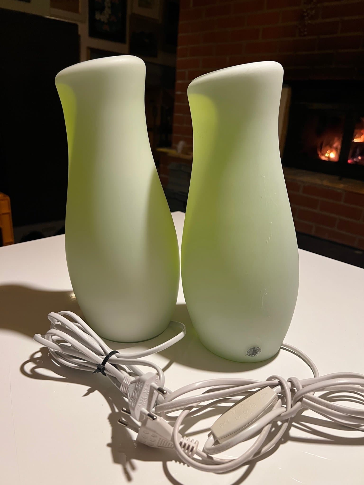 Bordslampor i frostat glas, gröna IKEA MYNOLIT