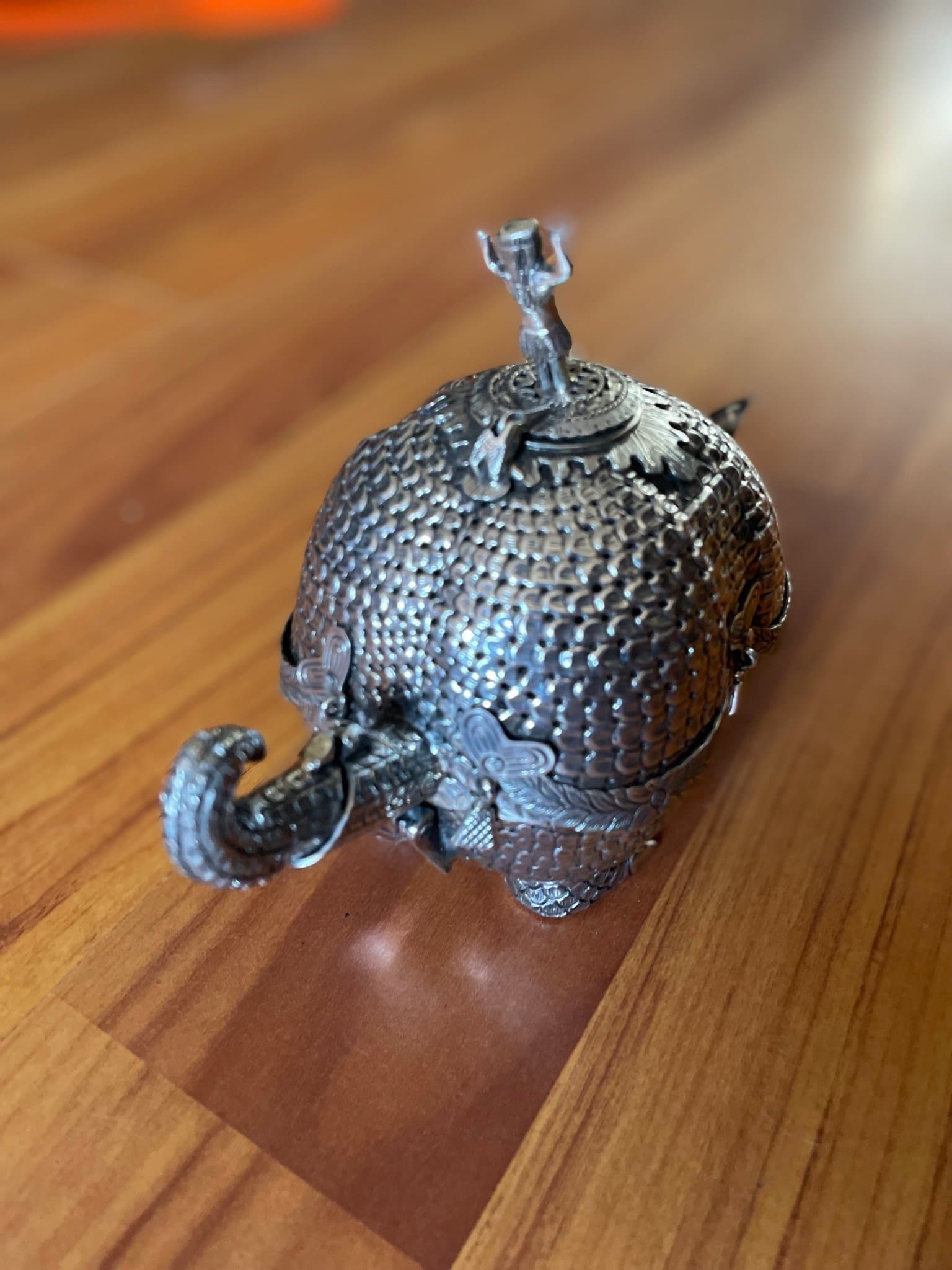 Exklusiv rökelsehållare i äkta silver - bältdjur (armadillo)
