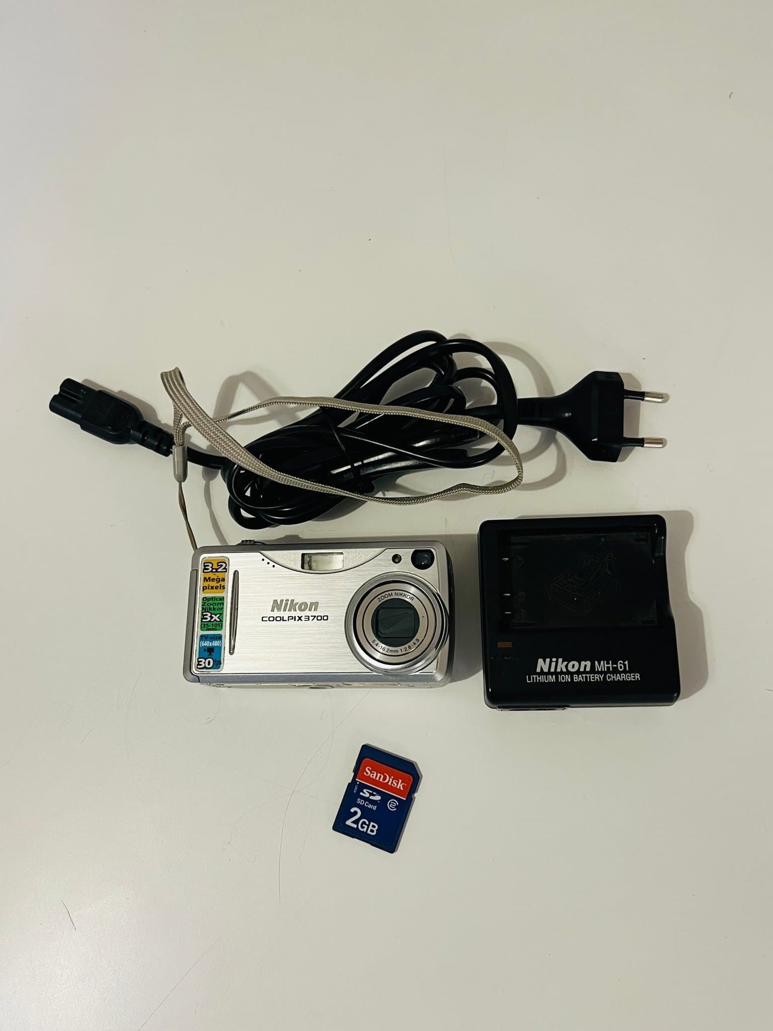 Nikon Coolpix 3700 – Vintage Digitalkamera – 3MP – 3x Optisk Zoom