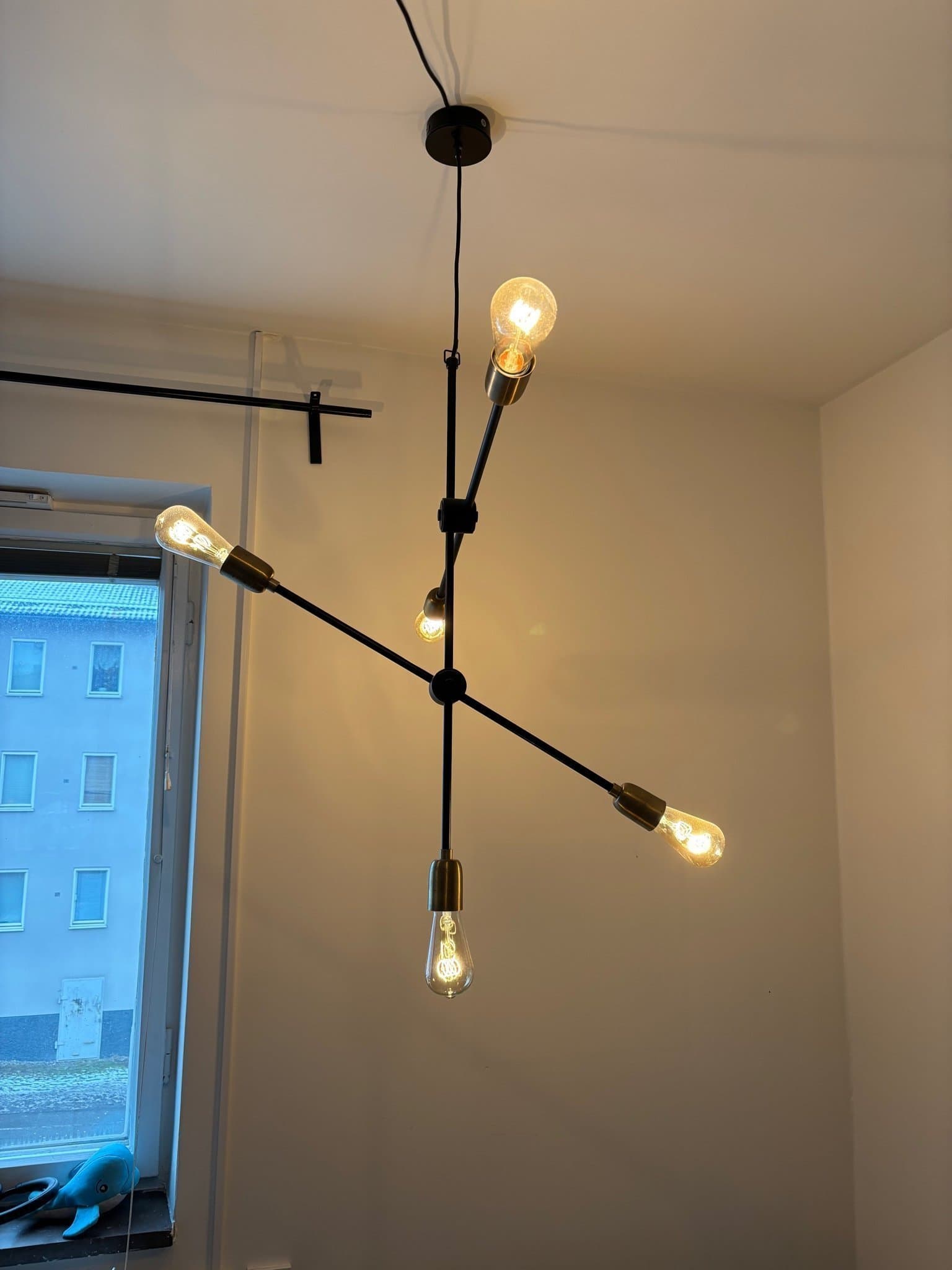 House Doctor HDMolecular taklampa, svart/mässing