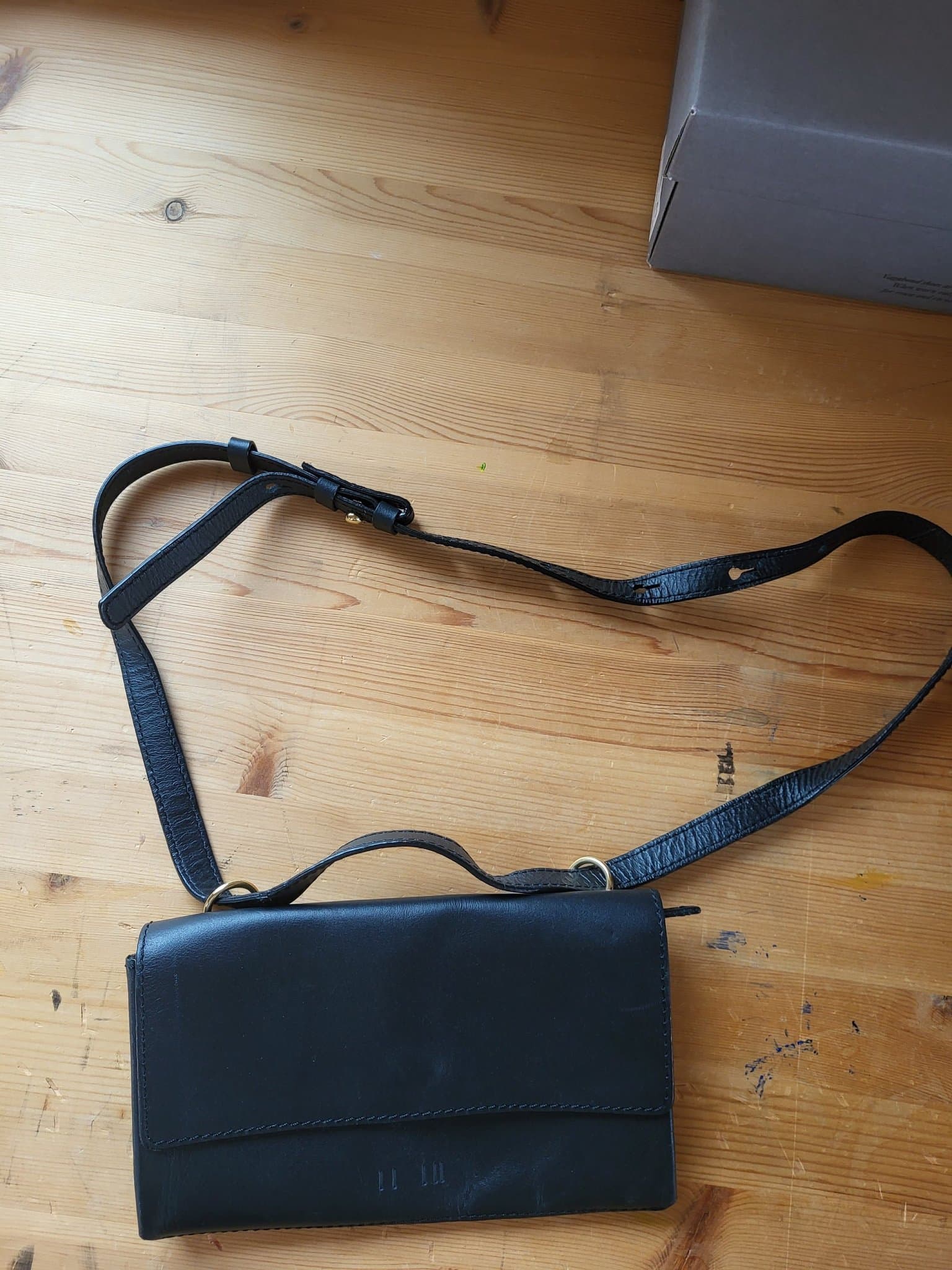 NY!! KIOMI svart midjeväska