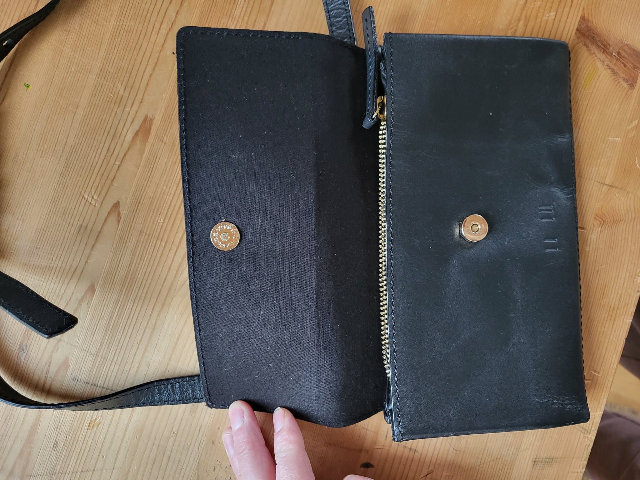 NY!! KIOMI svart midjeväska