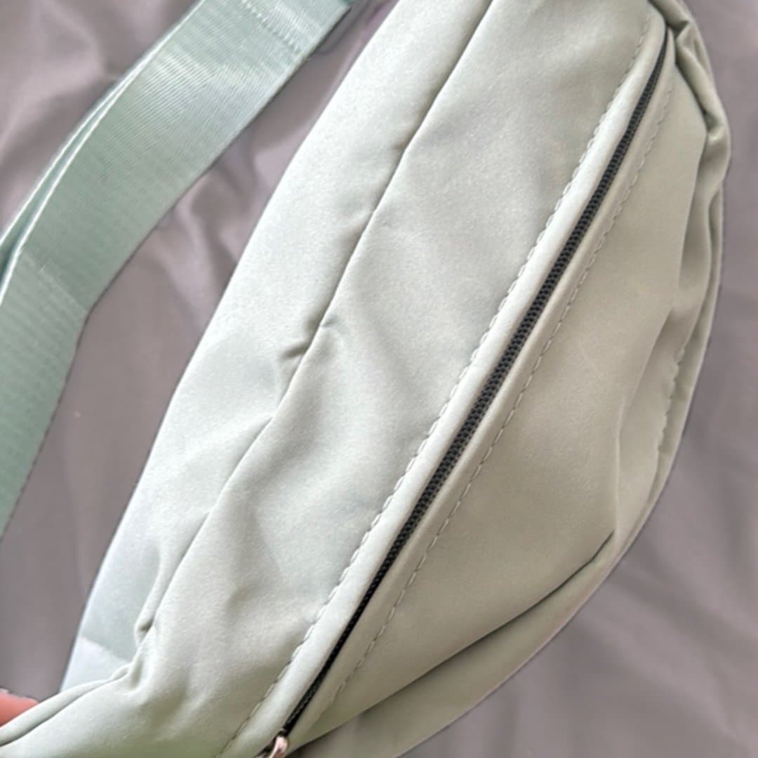 MAJORNA ljusgrön midjeväska