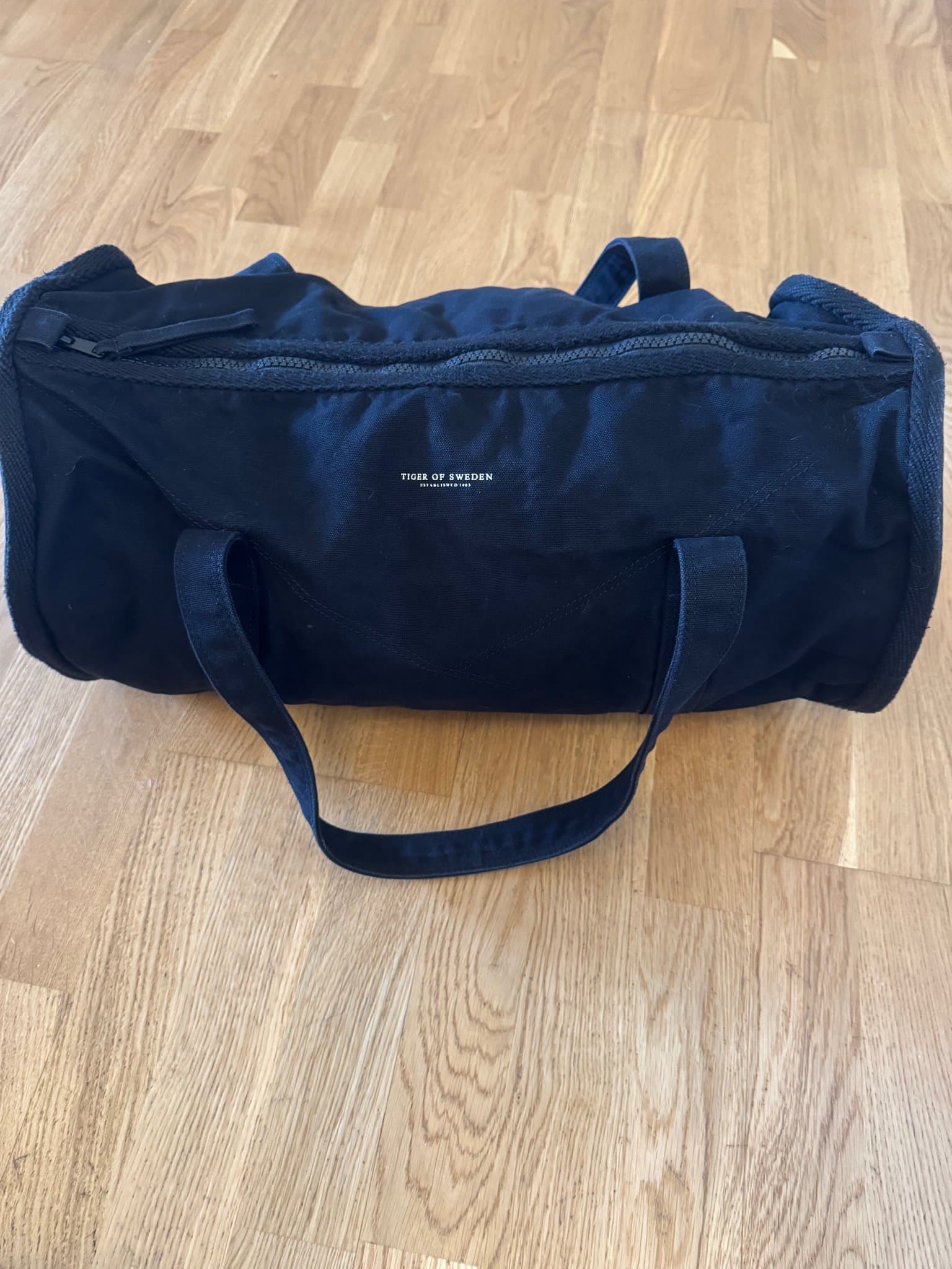 Svart väska/bag från Tiger of Sweden