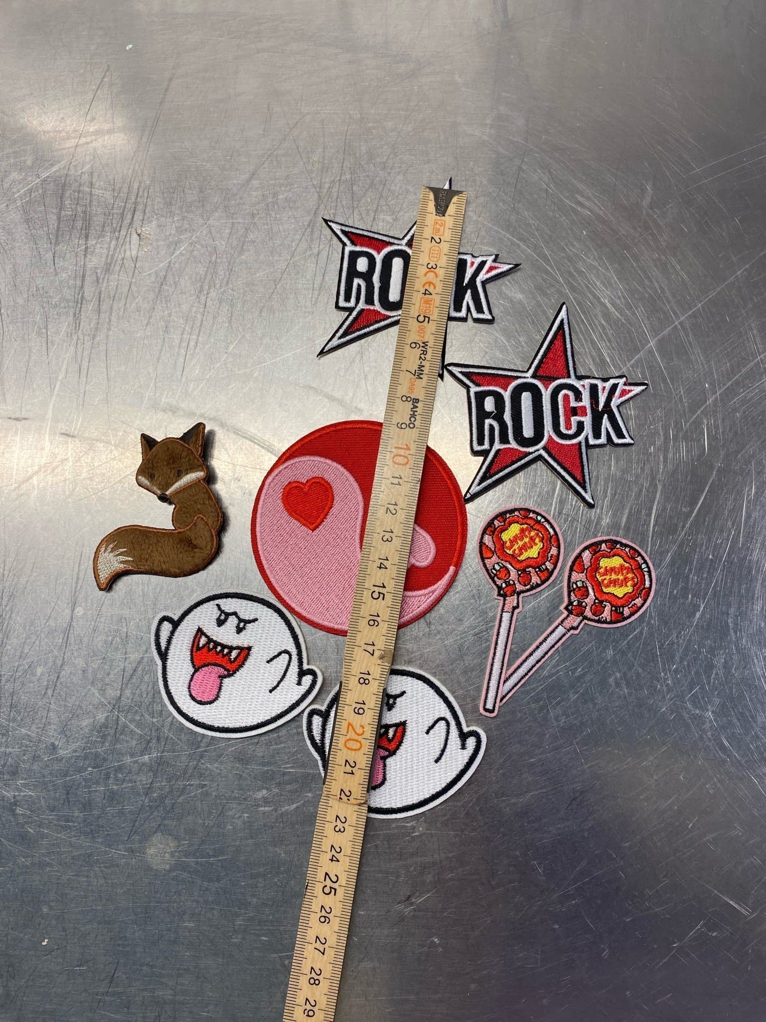 Tyg patch, stryka på märken för kläder, Boo, liten räv, klubbor, Rock mm