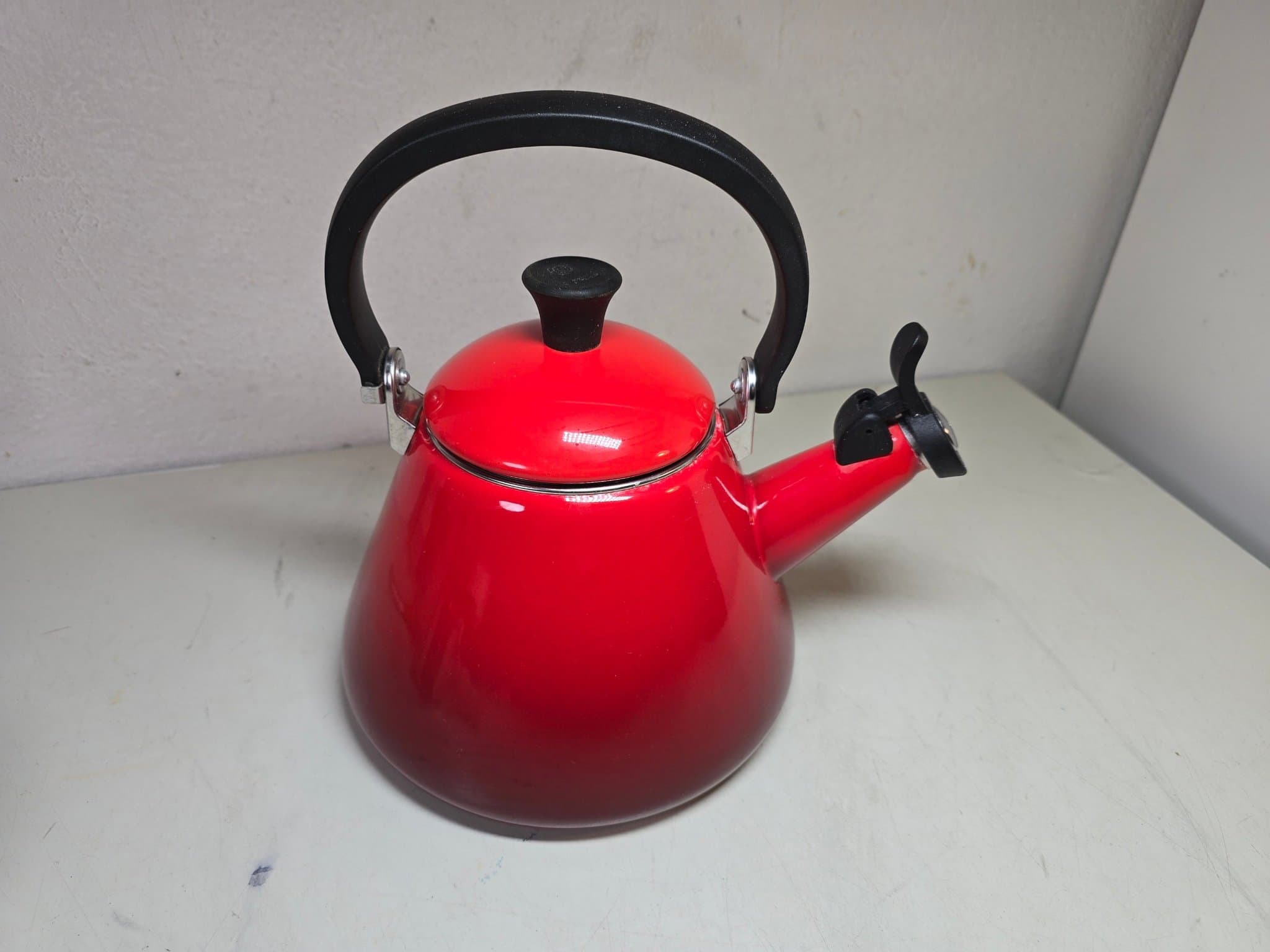Le Creuset Visseljärn Vattenkokare Röd 1.6L