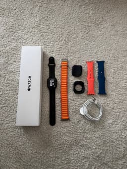 Apple Watch SE 44mm GPS + extra tillbehör