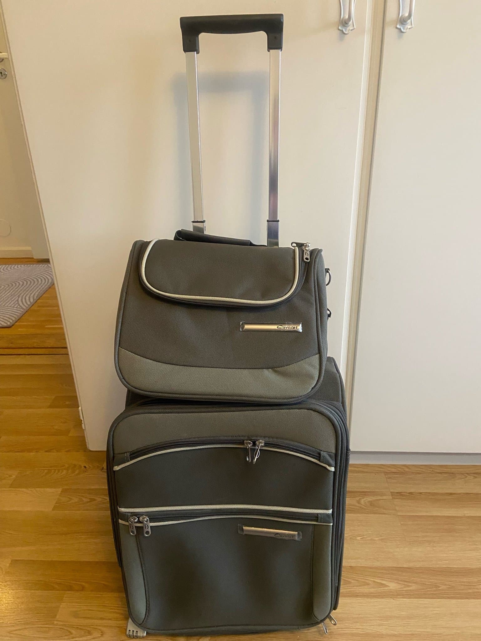 Cavalet Trolley/weekendväska på hjul i två delar - ny