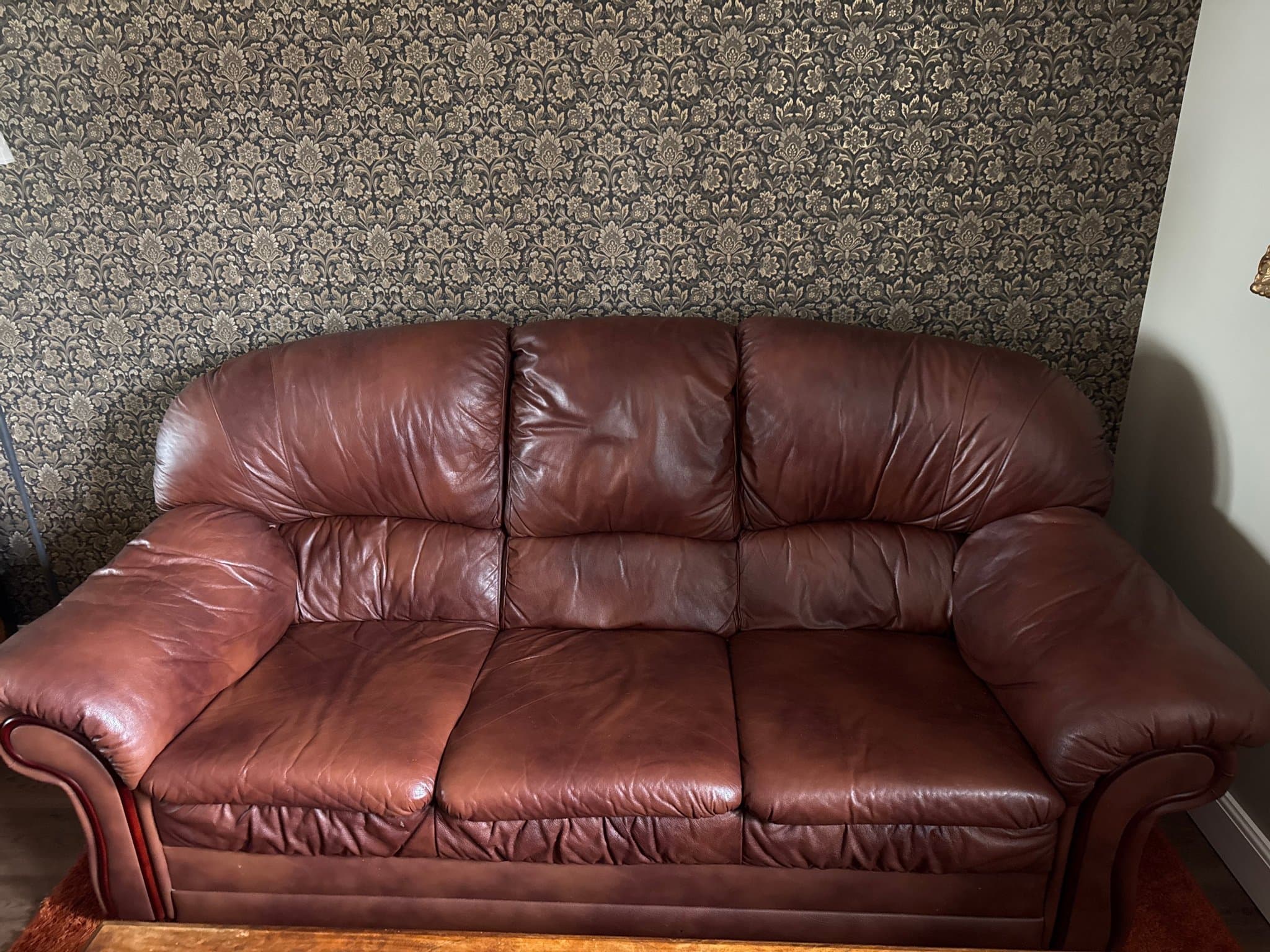 Soffgrupp i brunt läder