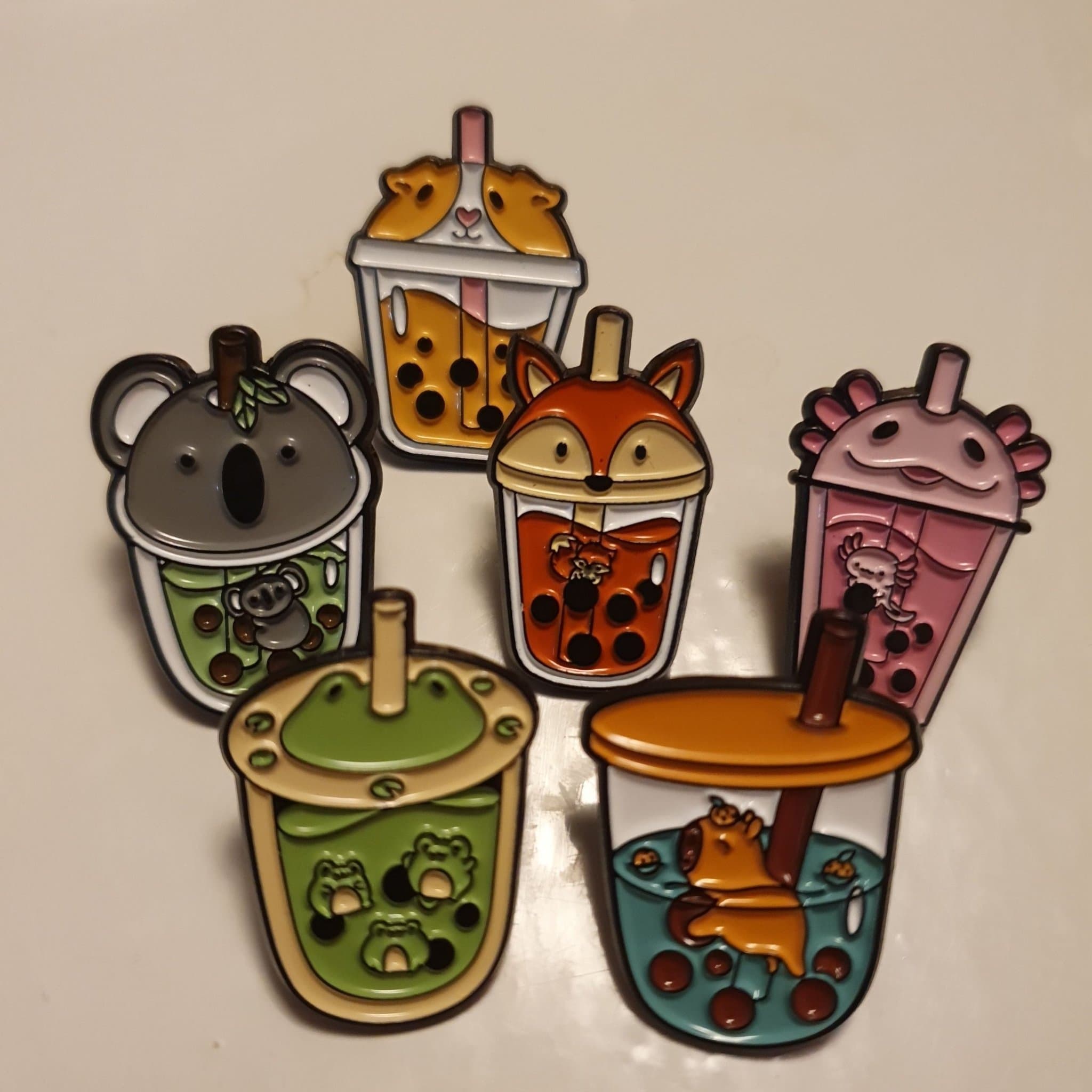 6 st Emalj Pins - Bubble Tea Djur