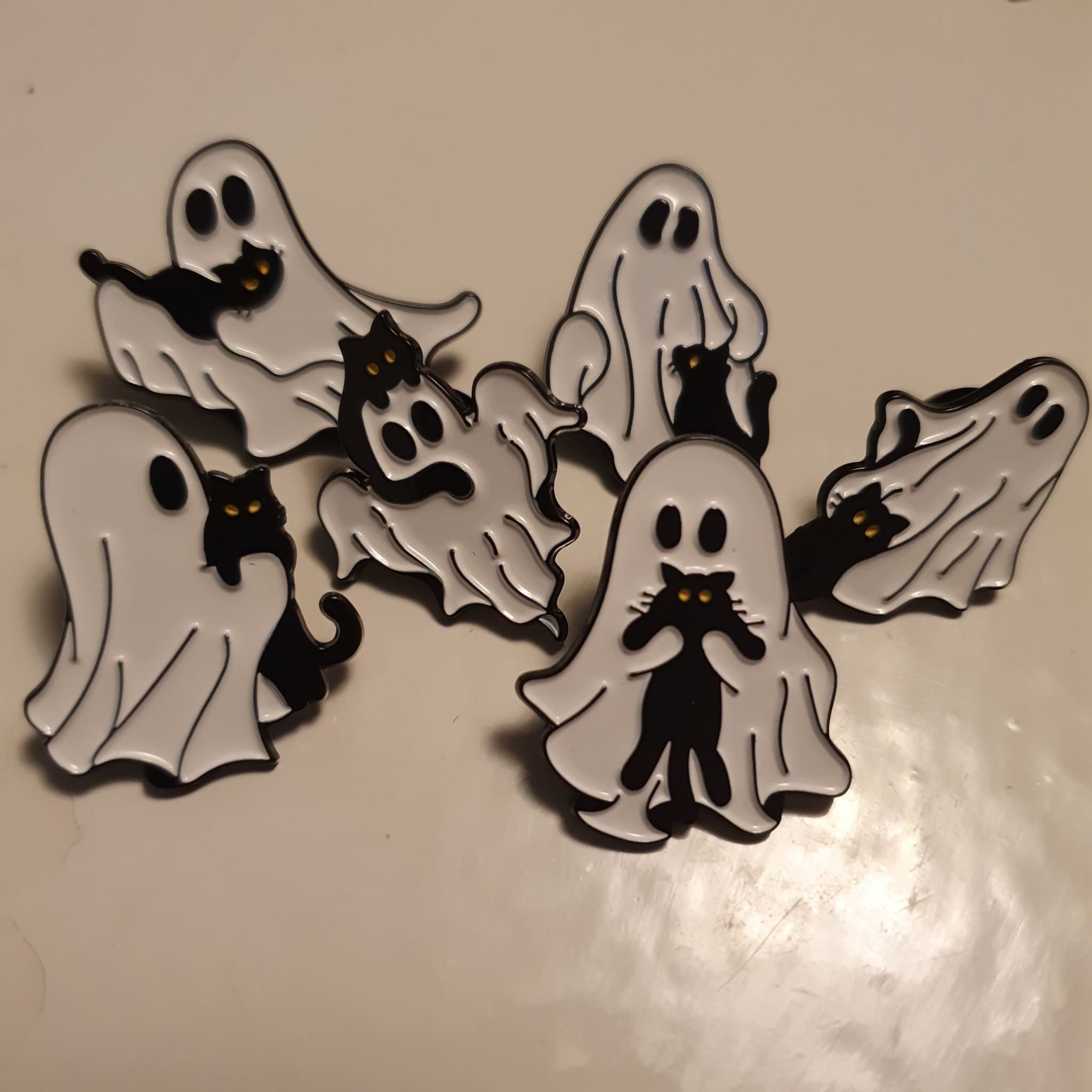 6st pin spöke med svart katt