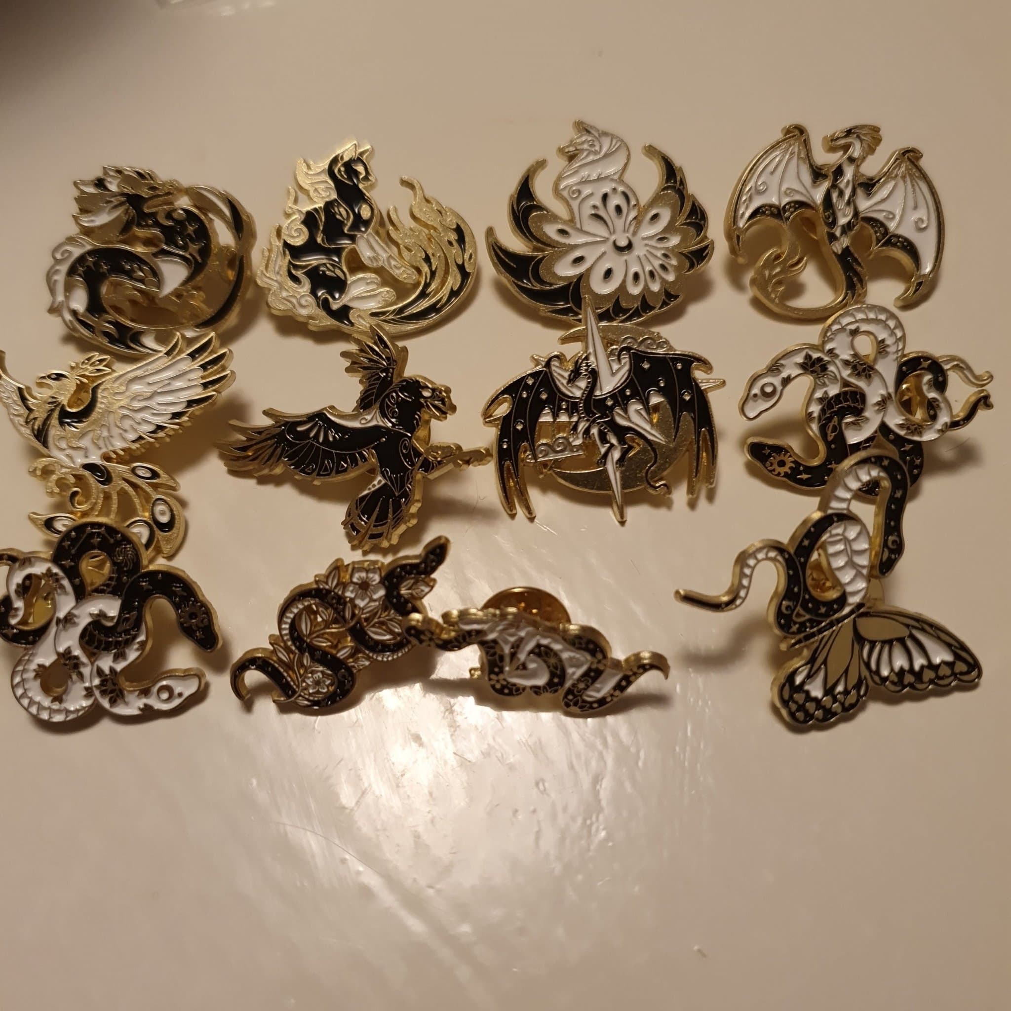 12 st pin orm räv katt drake fjäril fågel fenix