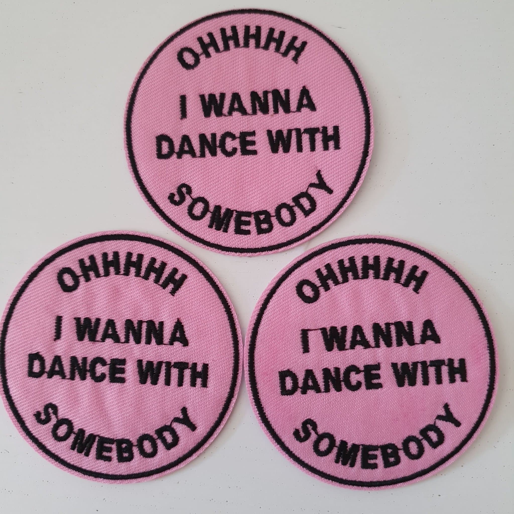 3 st Tygmärken - Ohhhh I Wanna Dance With Somebody