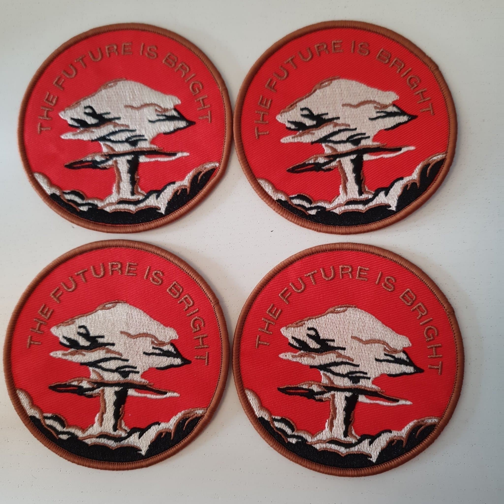 4 st Tygmärken - The Future Is Bright