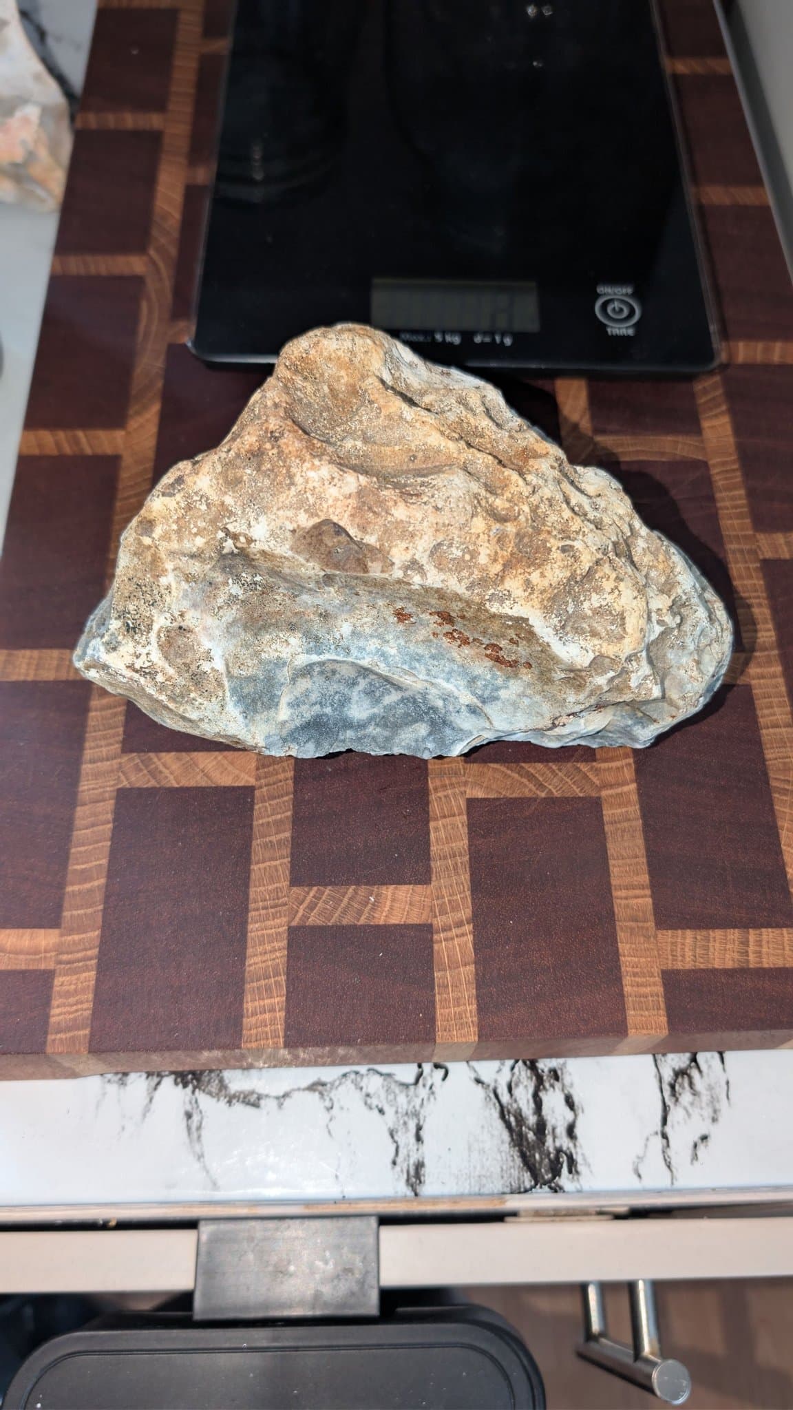 Flinta sten grå vittrad 1.3kg