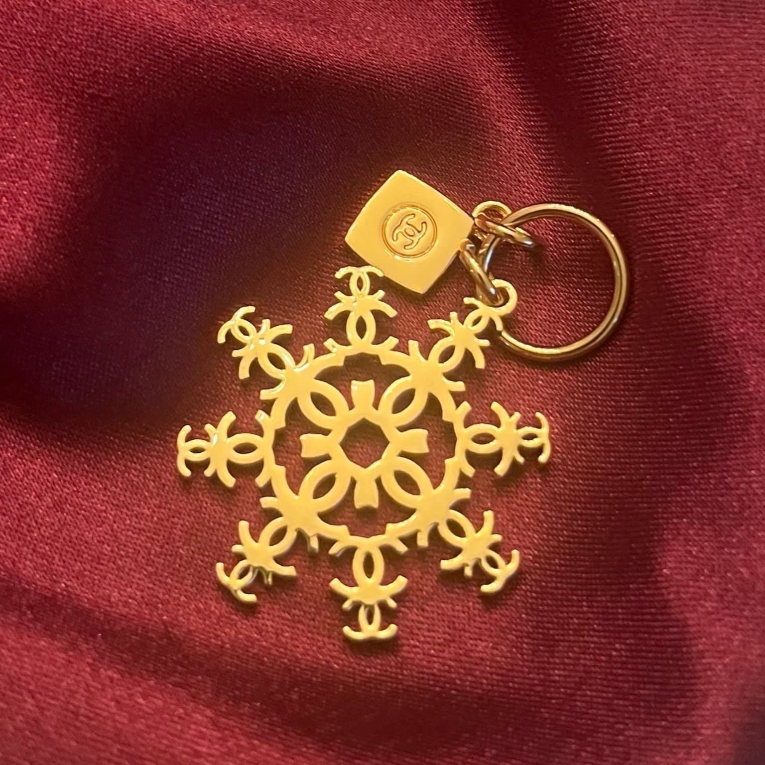 Chanel Beauté charm snöflinga