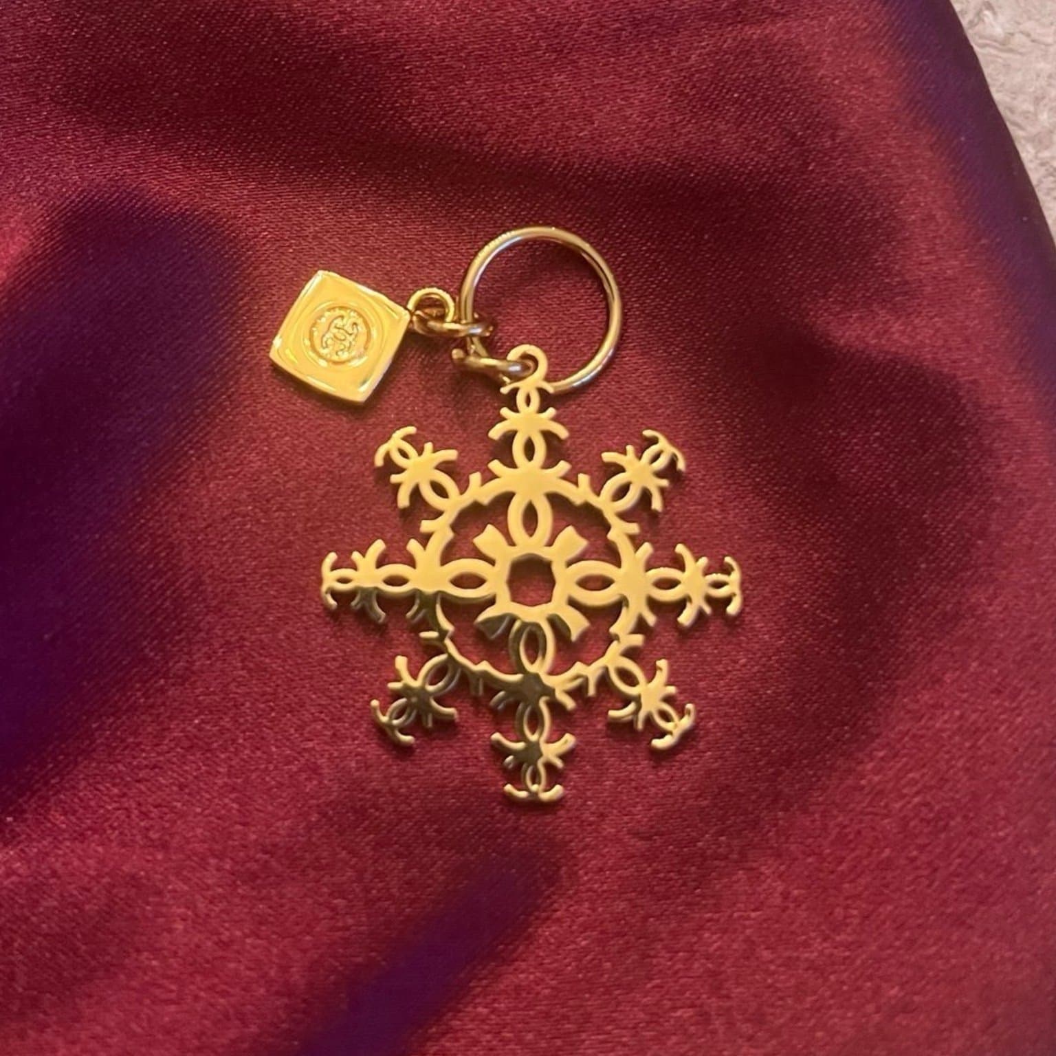 Chanel Beauté charm snöflinga