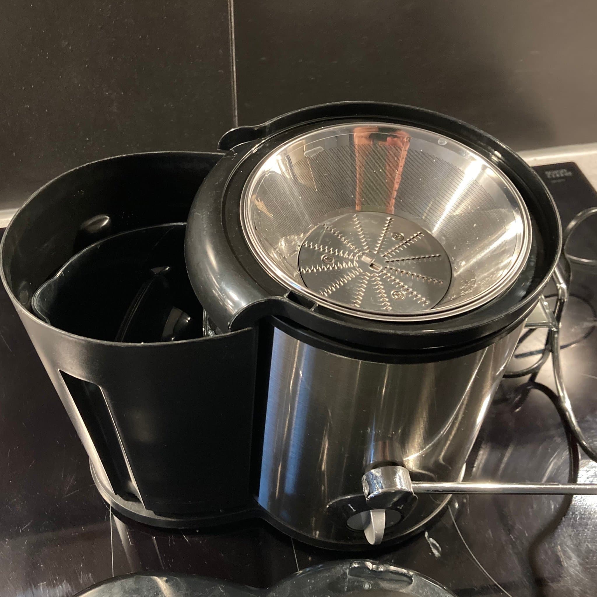 Råsaftscentrifug Juicemaskin