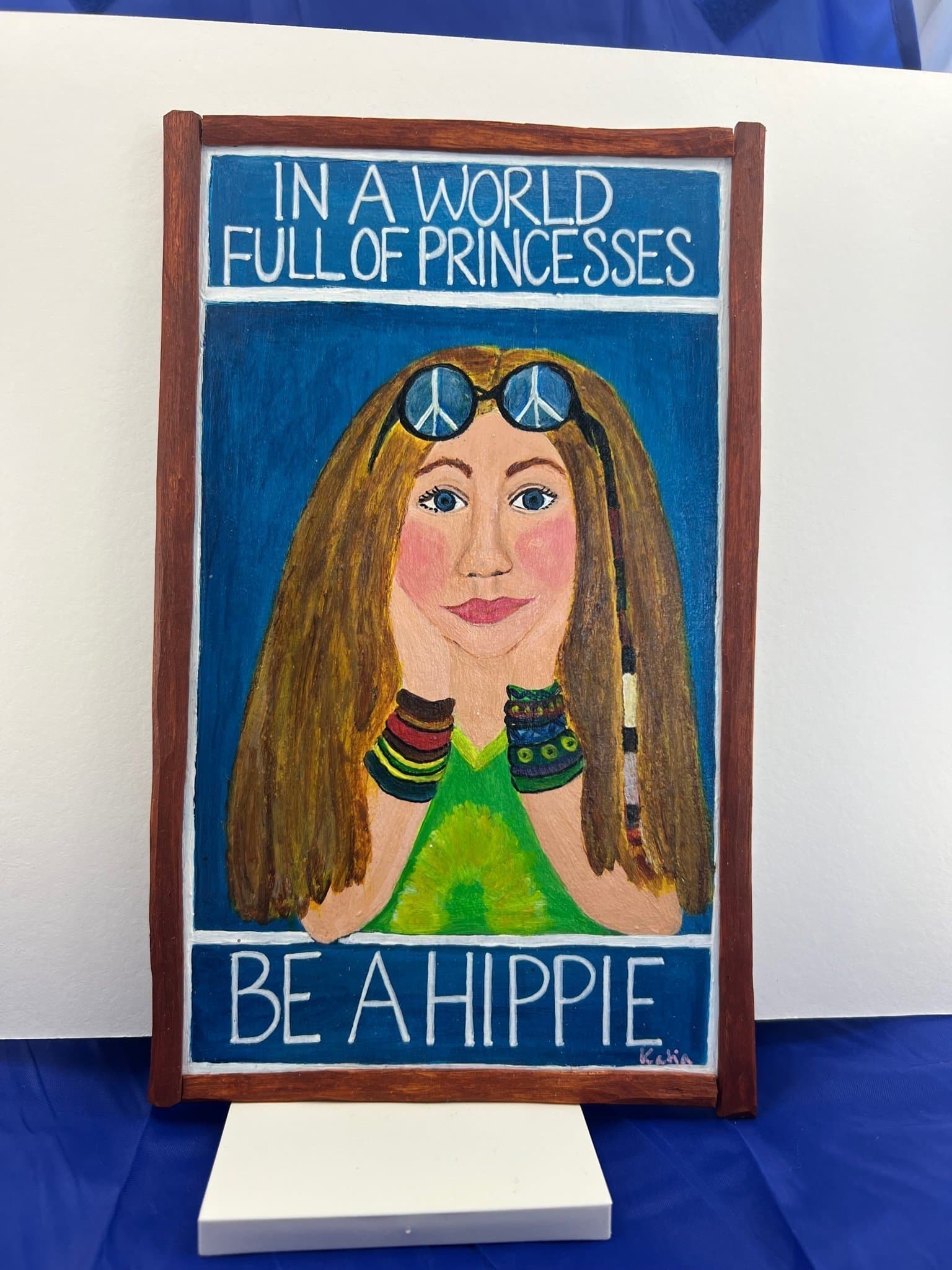 Tavla - In a world full of princesses be a hippie