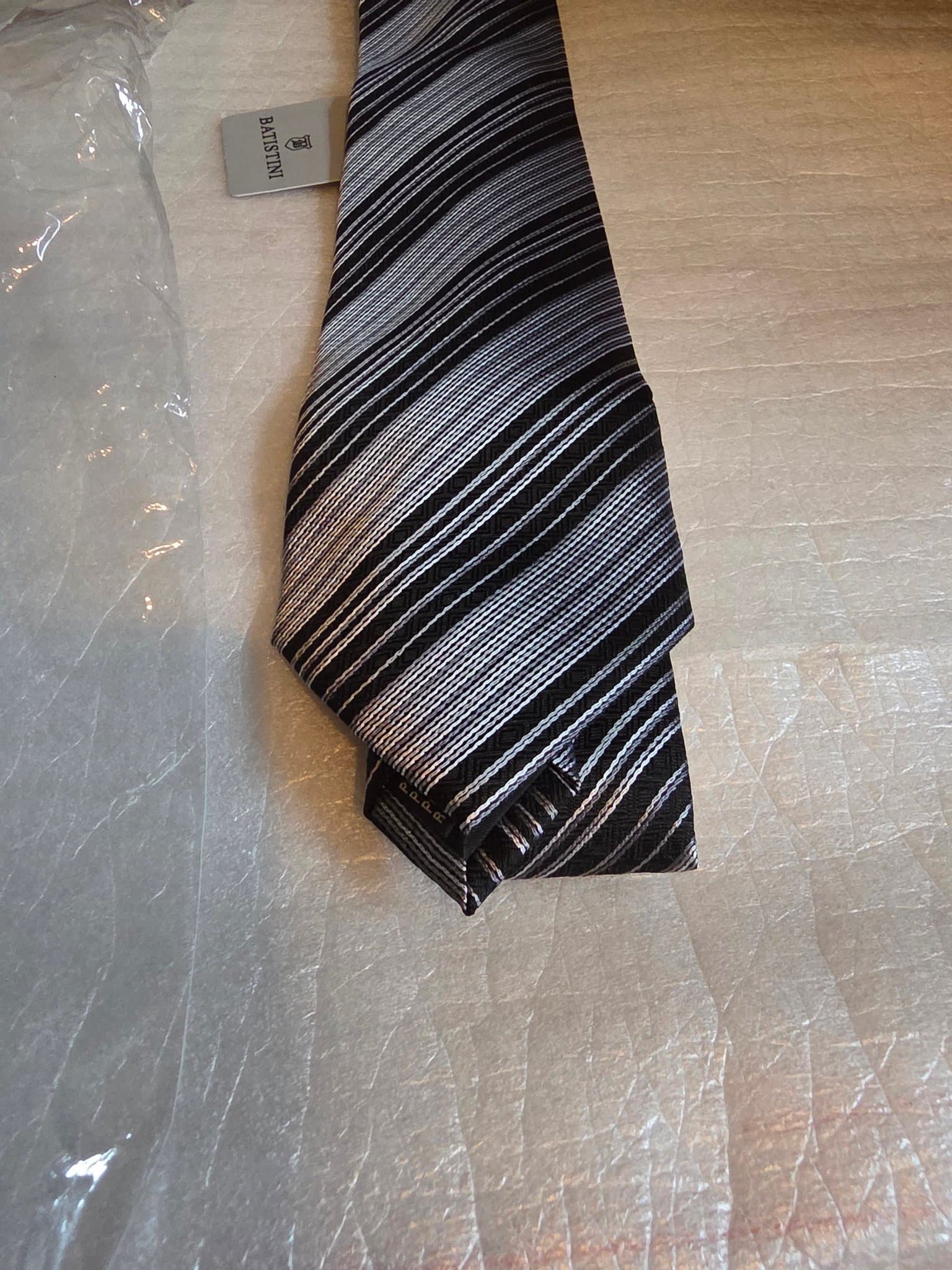 Ny från Batistini Vacker Grå Svart Slips
