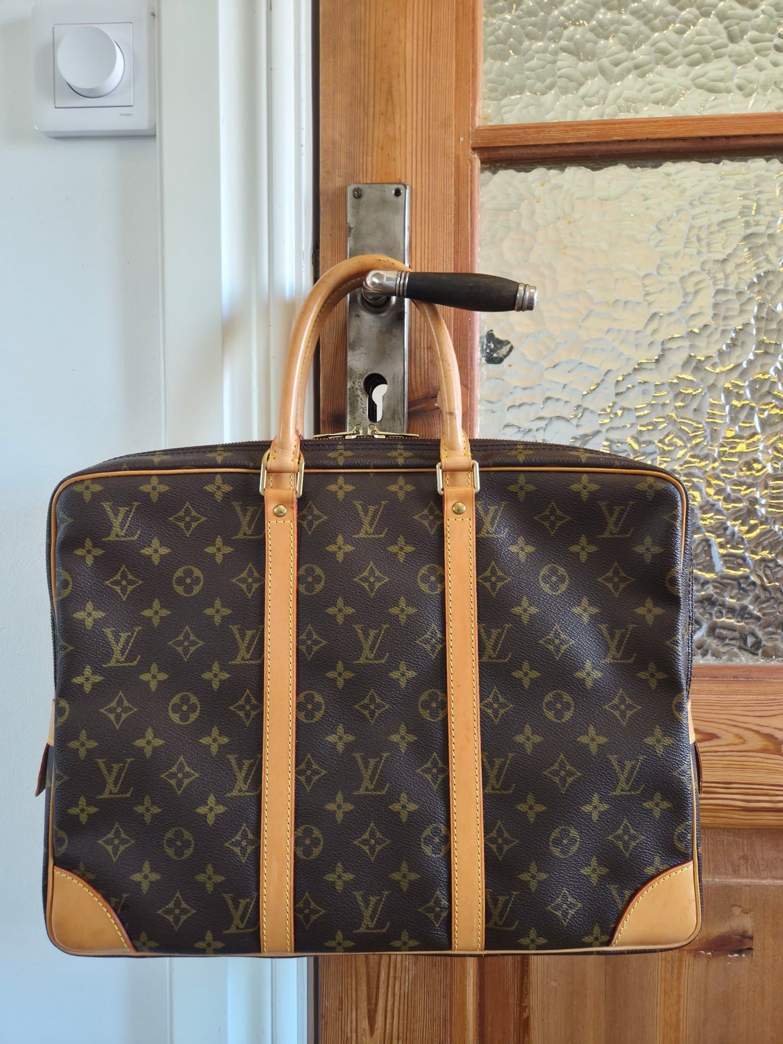 Louis Vuitton Porte Documents Voyage