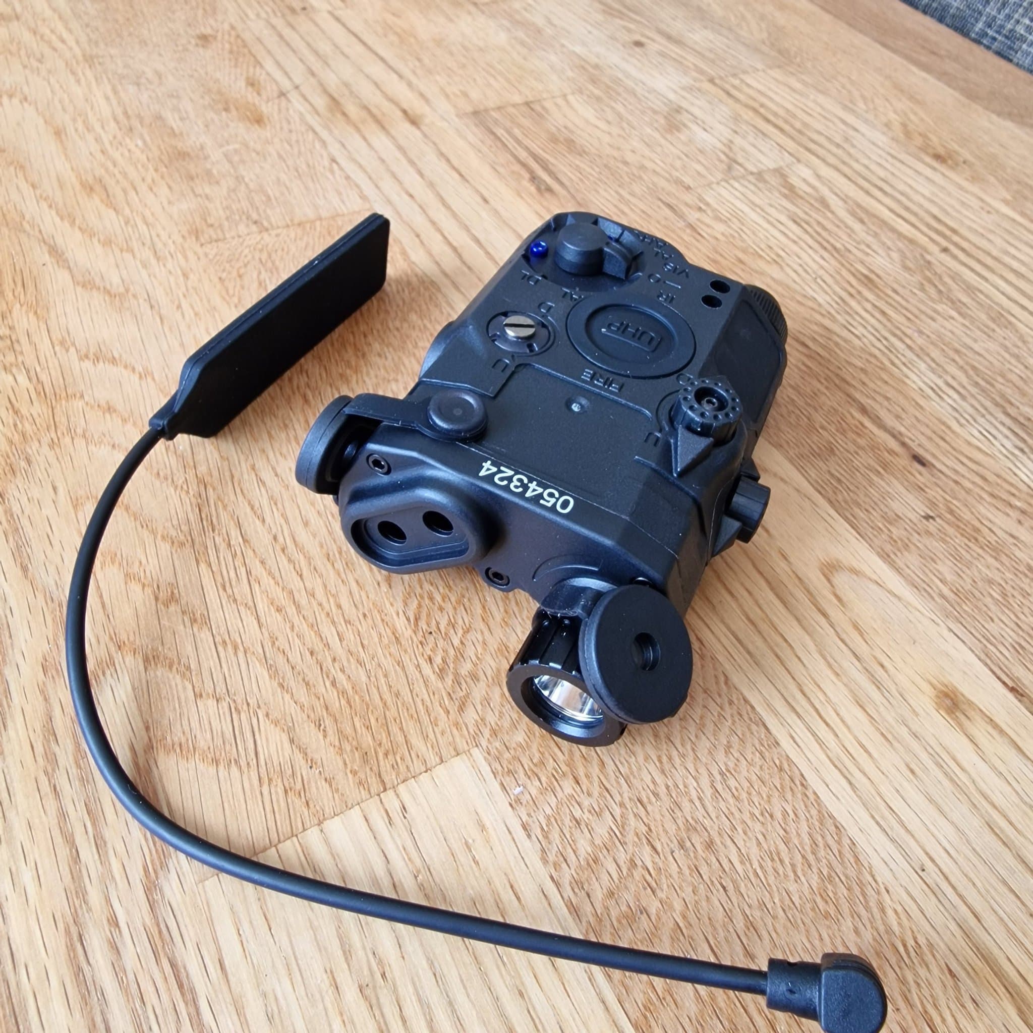 Airsoft PEQ15 full funktioner