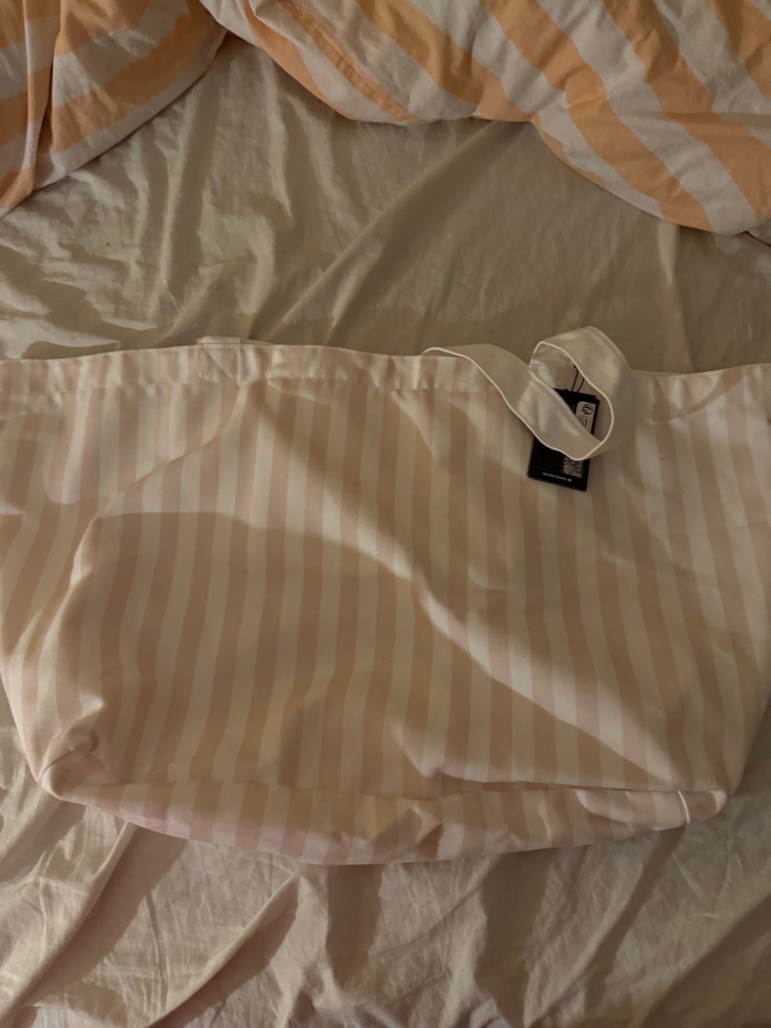 Björn Borg beige o vit stor tygväska.