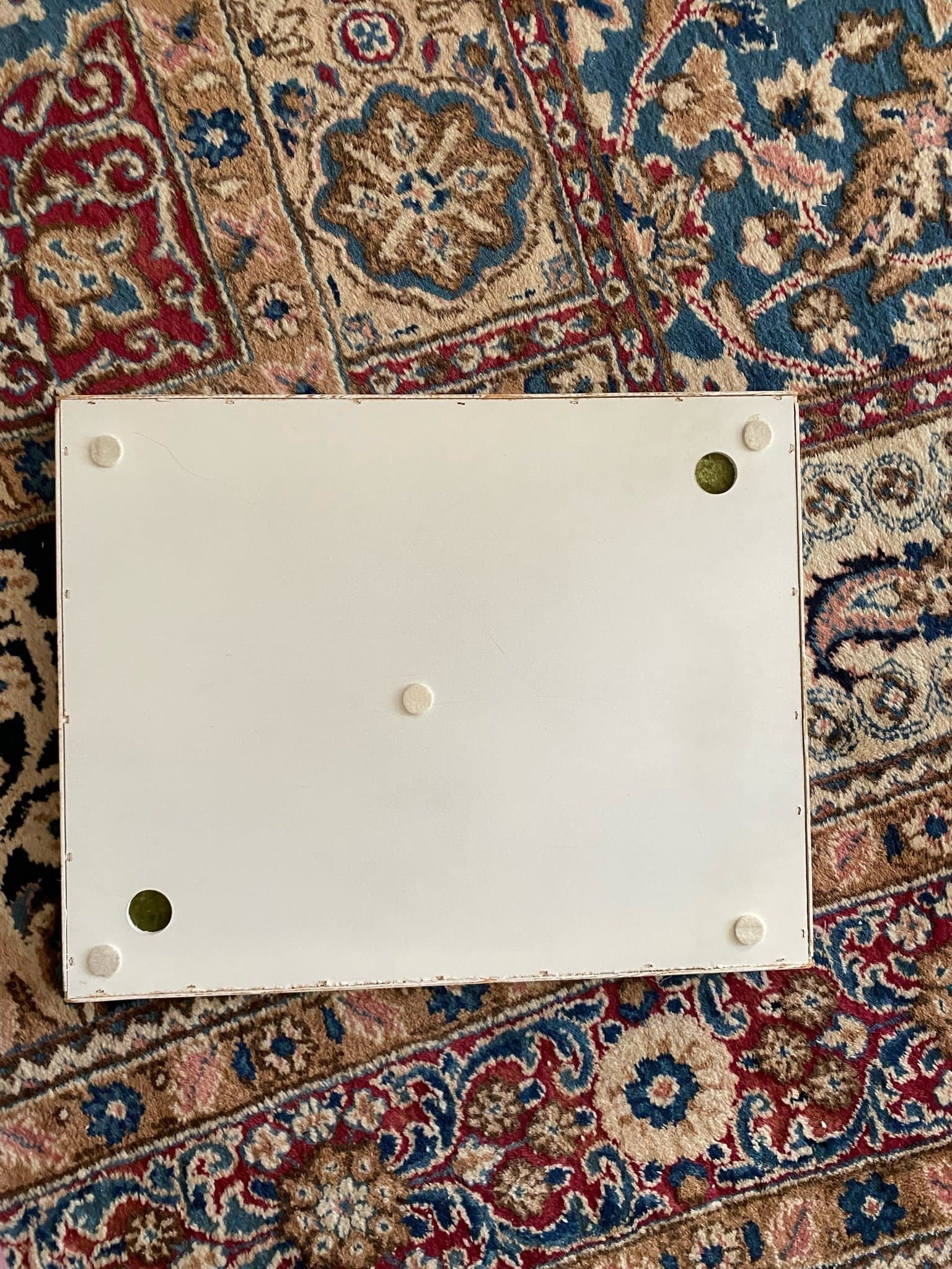 Fin stor smyckes/pärl platta, att visa smycken på jobba med pärlor etc.