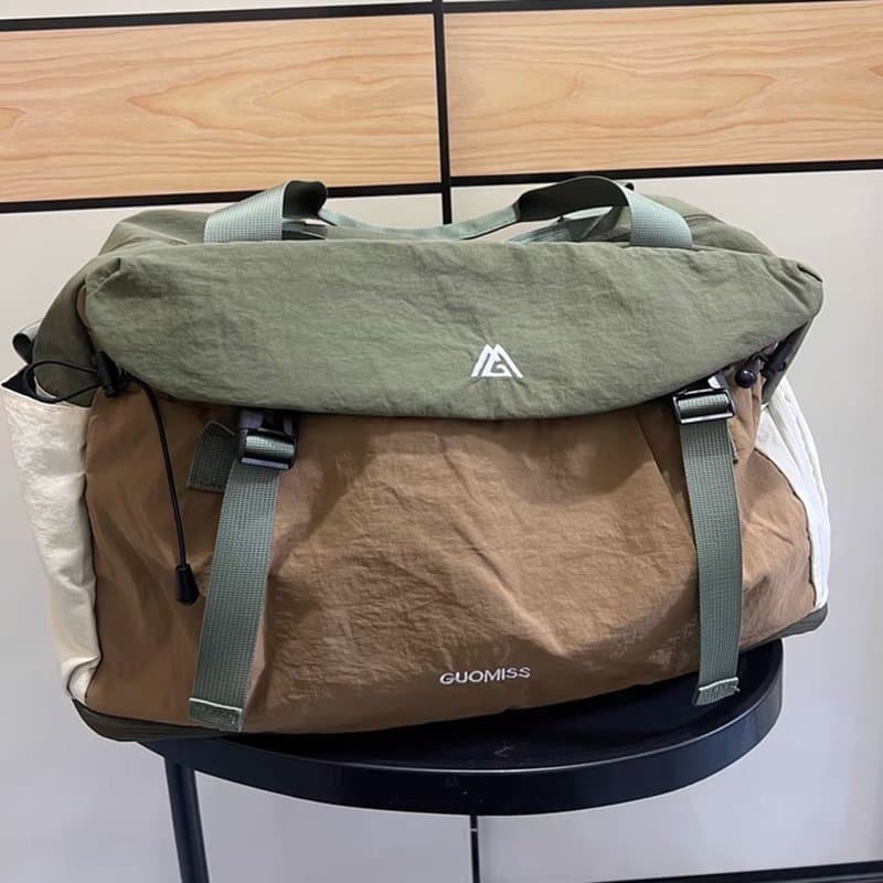 Expanderbar sportväska