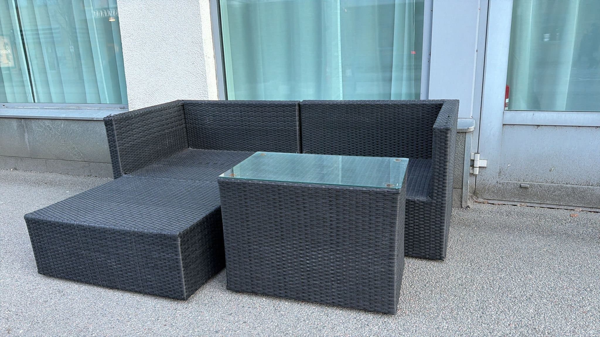 Loungeset med bord och glasskiva, gratis hemkörning