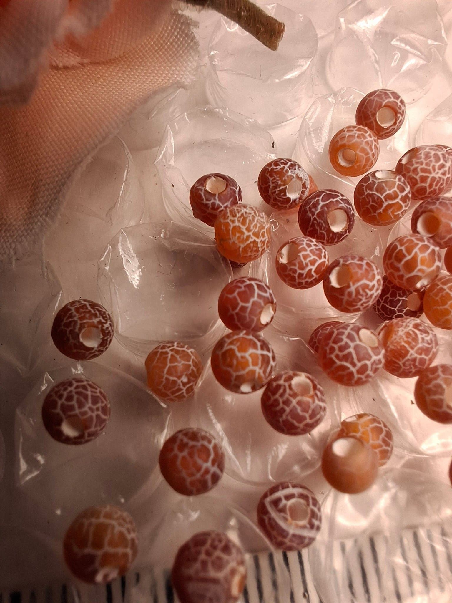 45 st små pärlor i Spindelagat. 3 mm pärla.