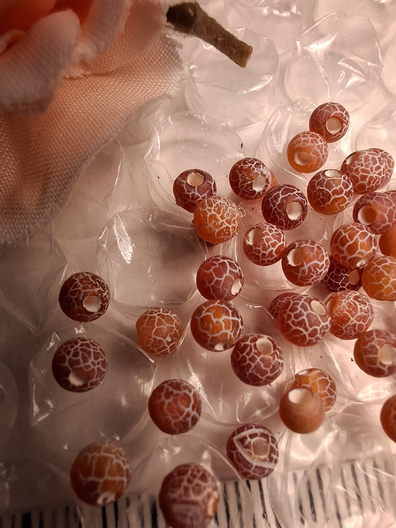 45 st små pärlor i Spindelagat. 3 mm pärla.