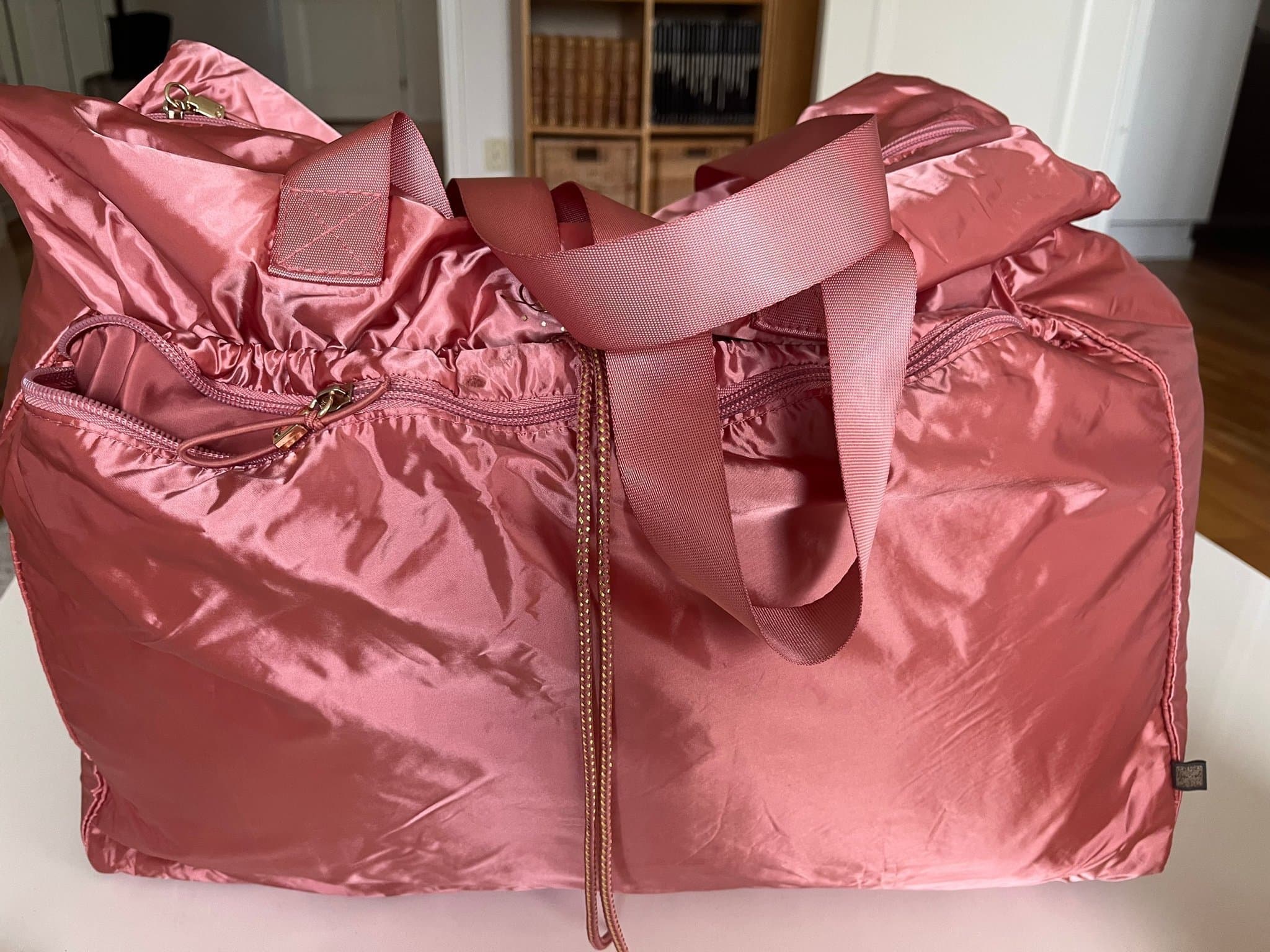 Supersnygg yoga/ träningsväska i korall färg från Rituals, ny!