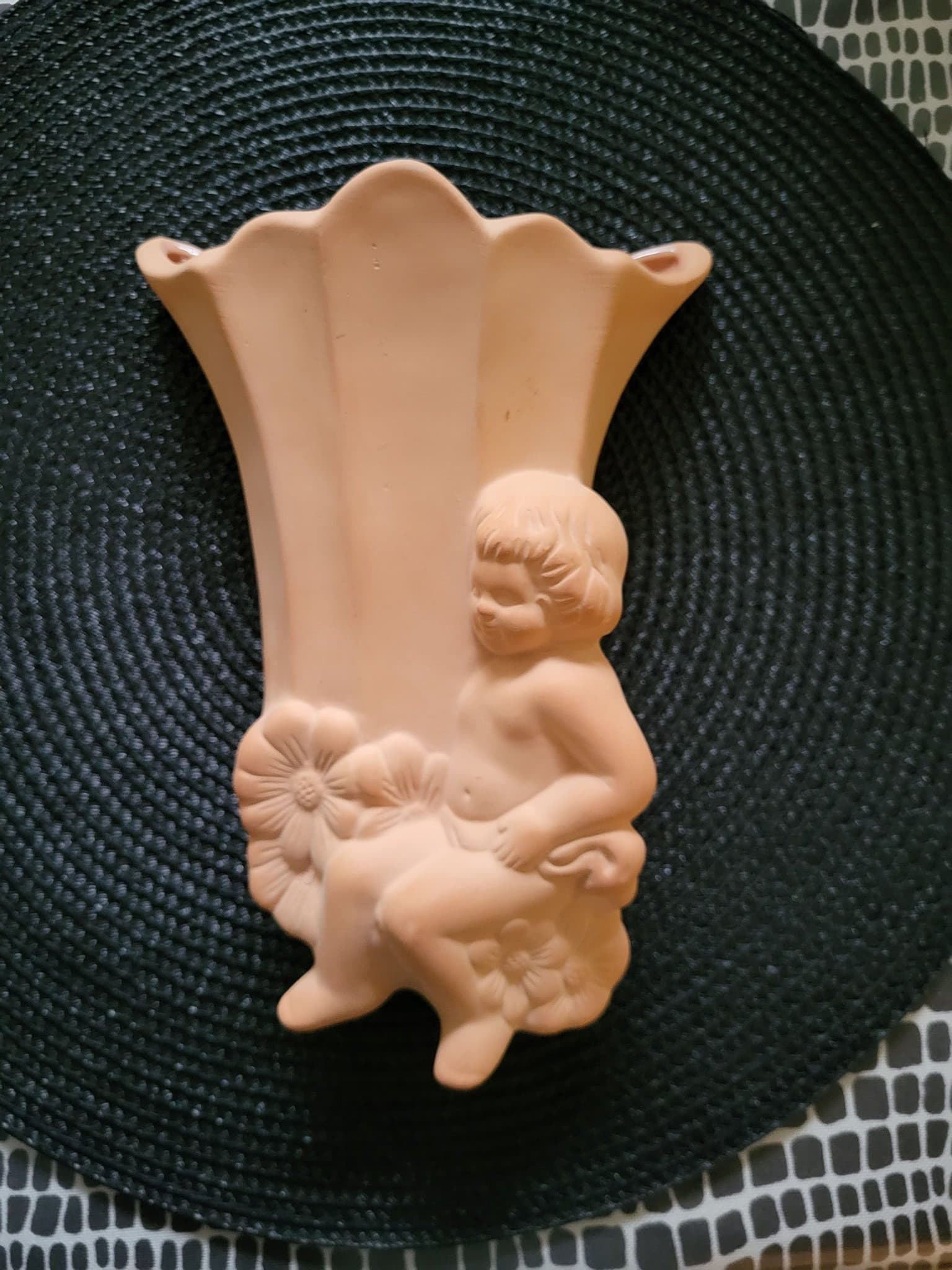 Väggkruka/väggprydnad i terracotta lergods