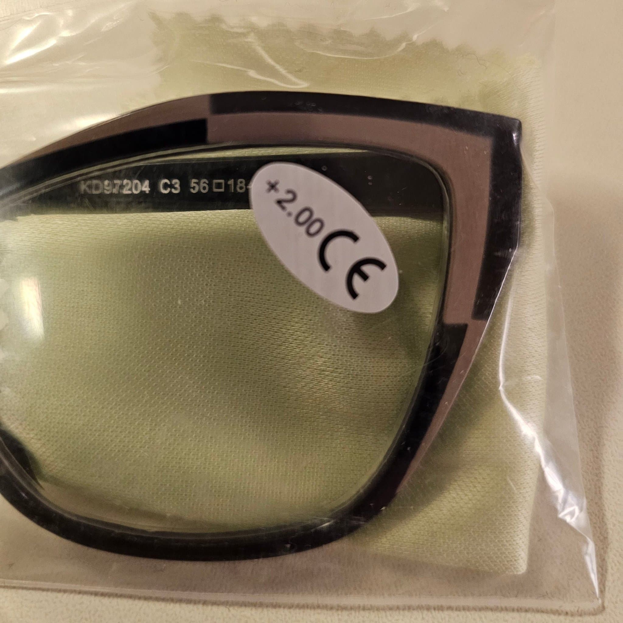 Glasögon med styrka +2.00 NYA