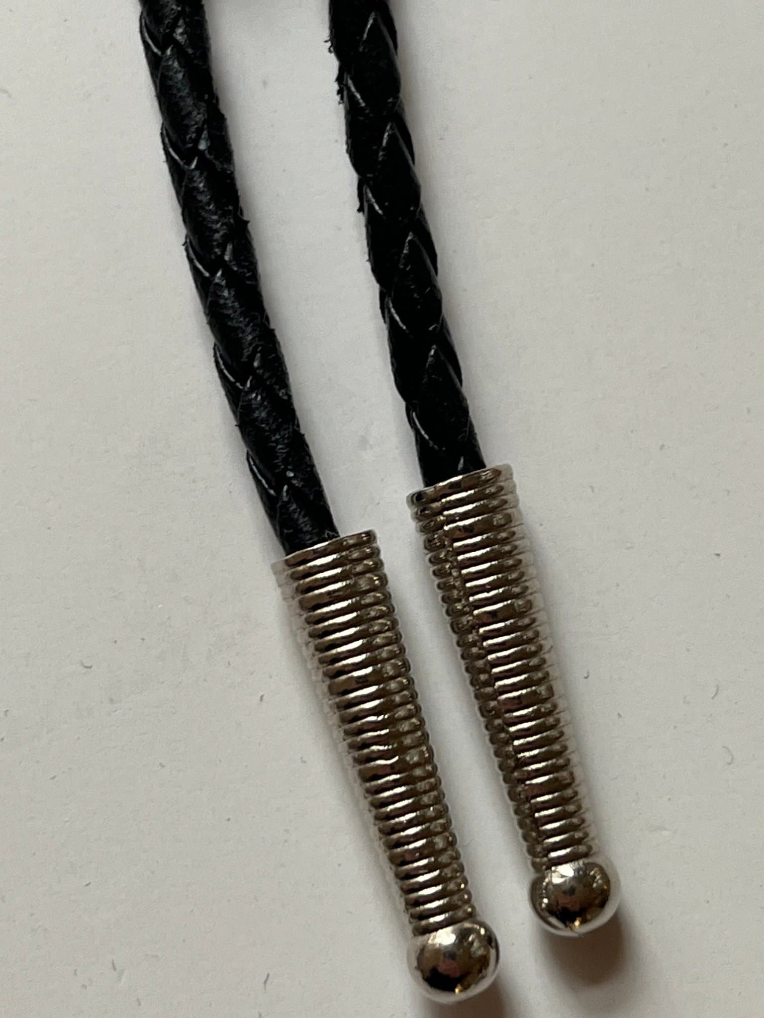 VINTAGE BOLO-SLIPS 1992 SISKIYOU USA RETRO