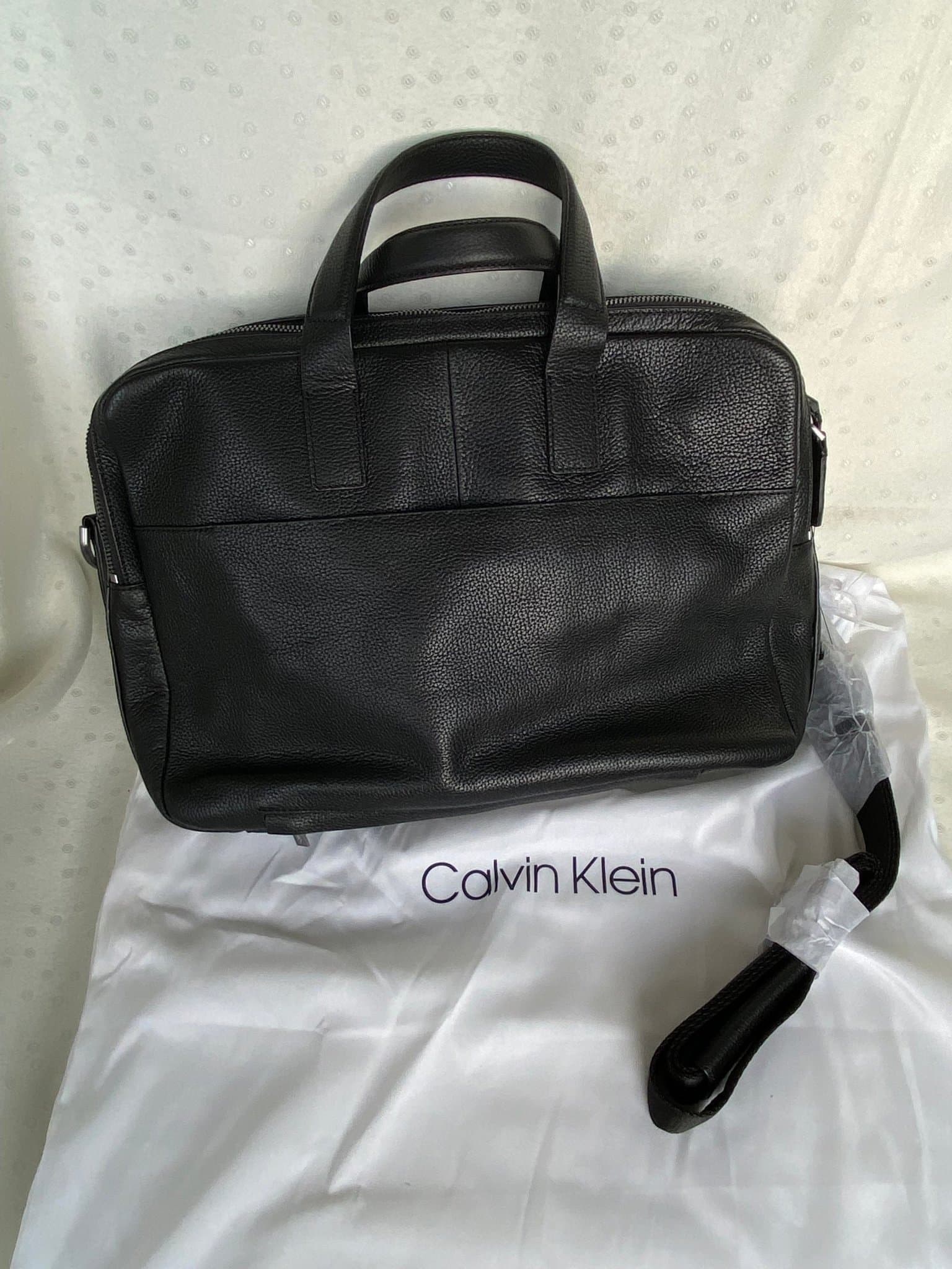 Calvin Klein svart väska/datorväska/portfölj i läder