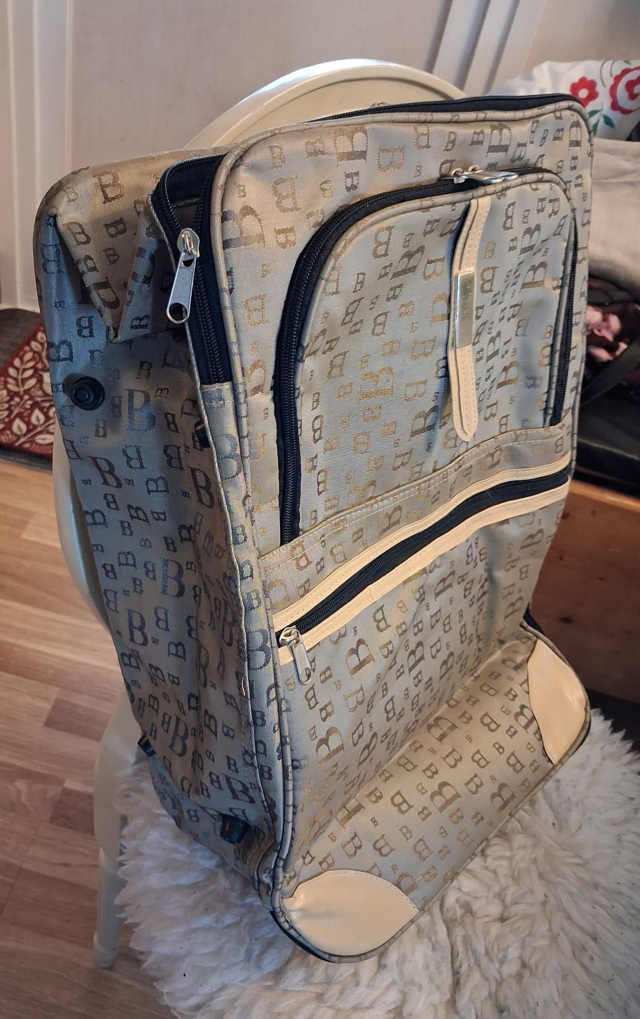 Liten rullväska, flott, oanvänd