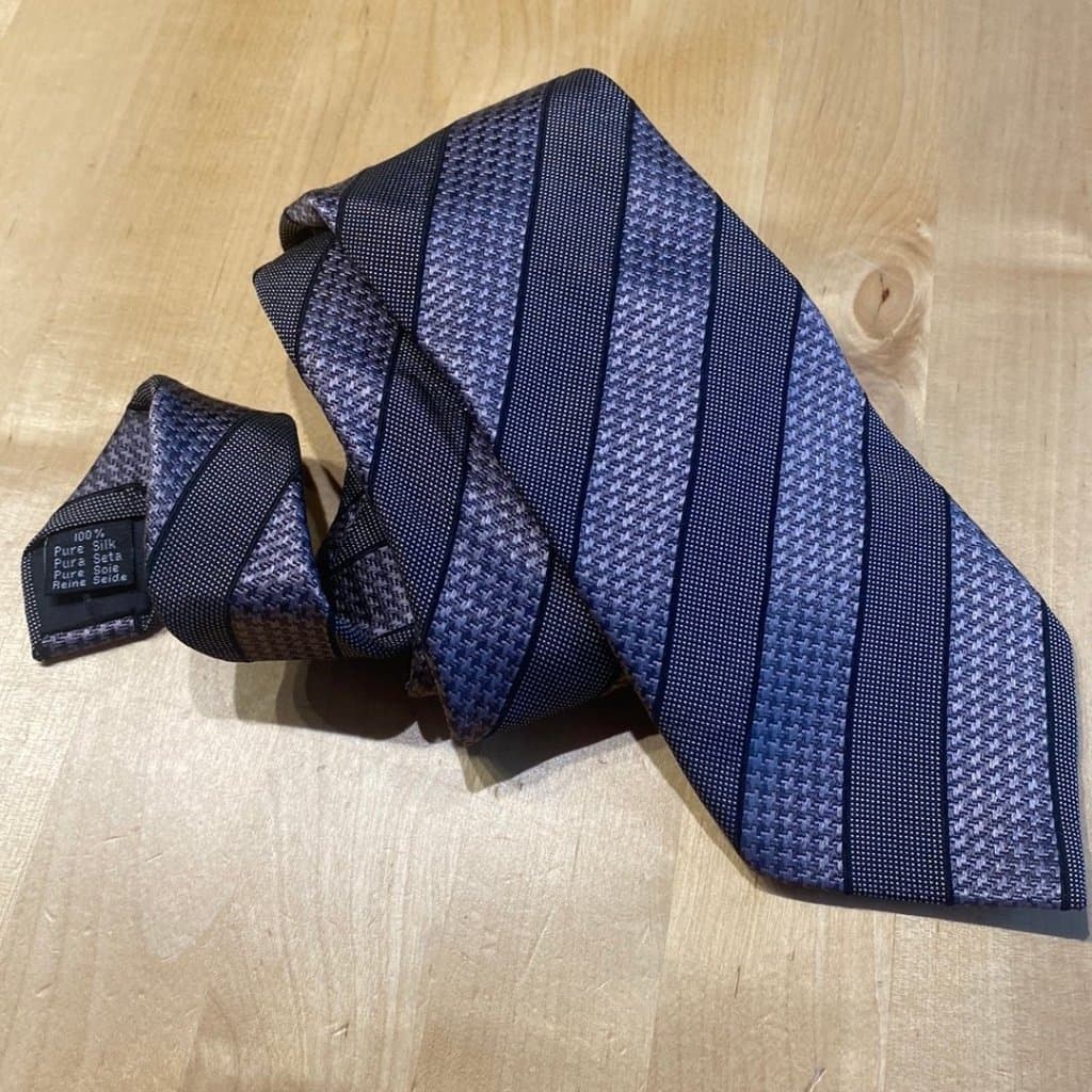 BATISTINI Blå Grå/lila randig sidenslips