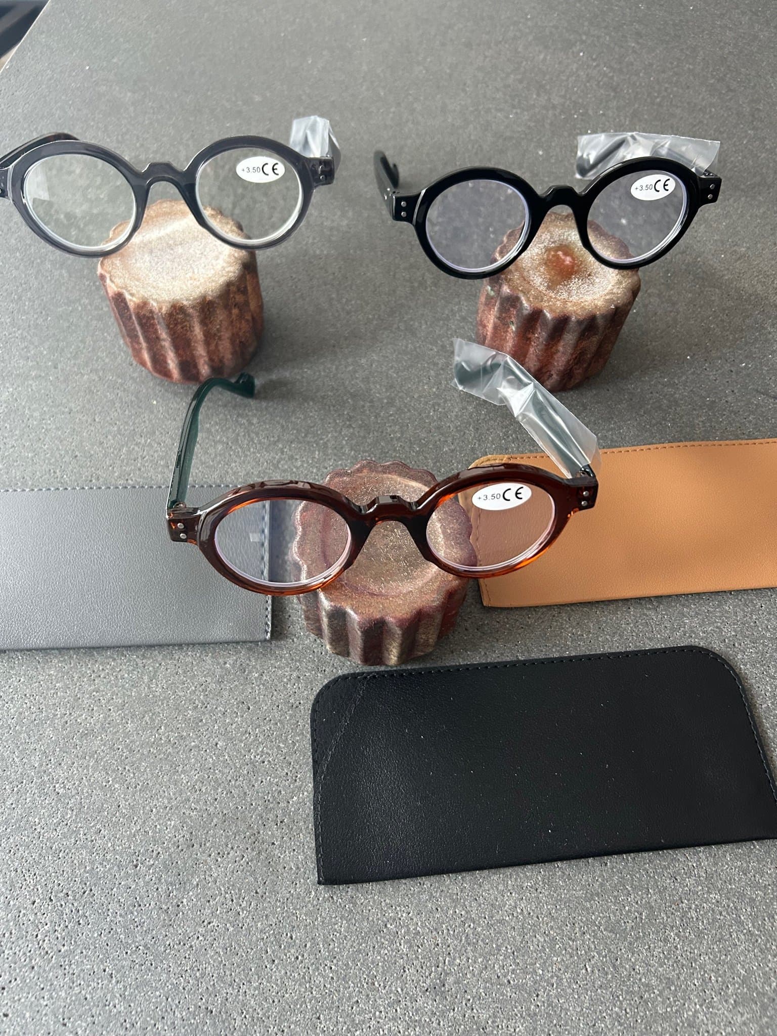 3 st glasögon med fodral 3,50